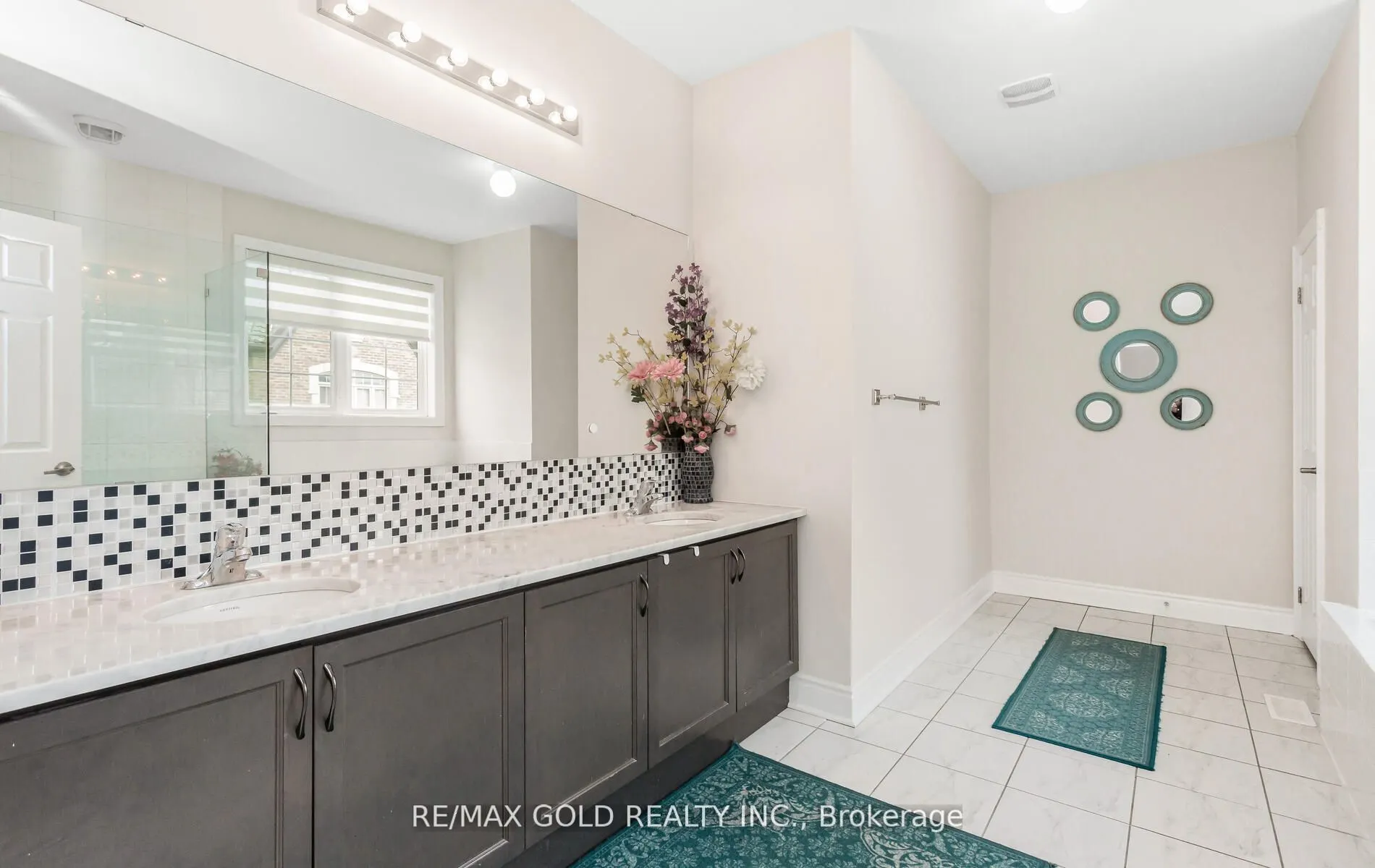4 Buttonwood Road