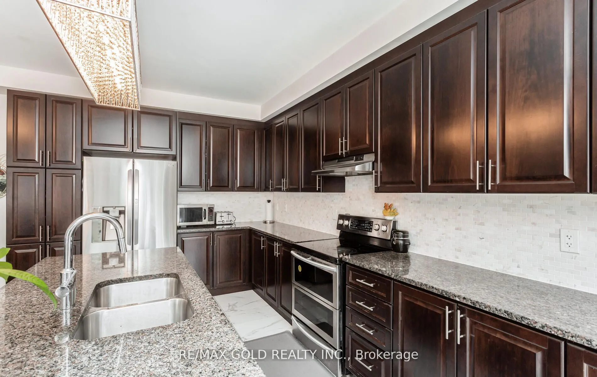 4 Buttonwood Road