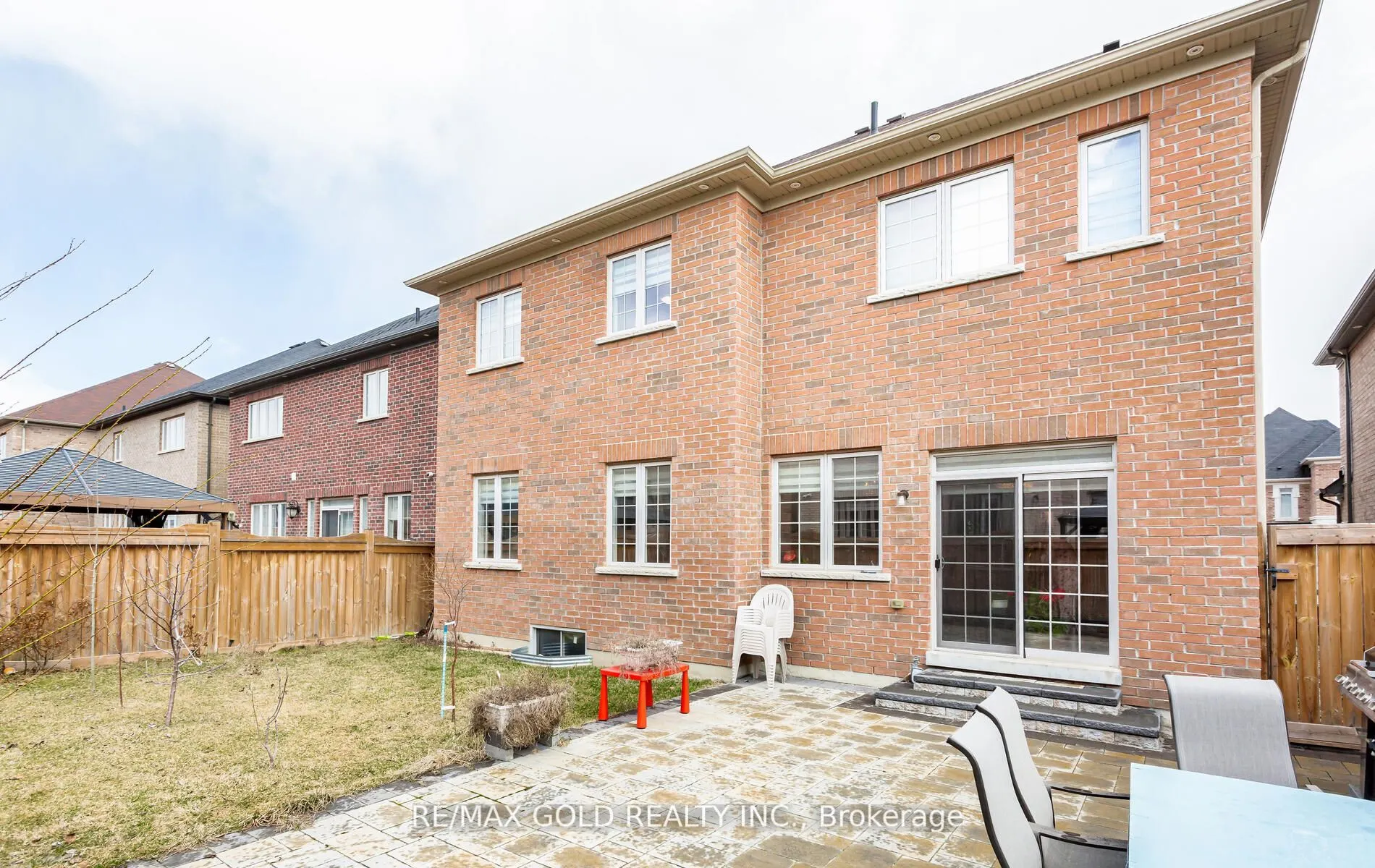 4 Buttonwood Road