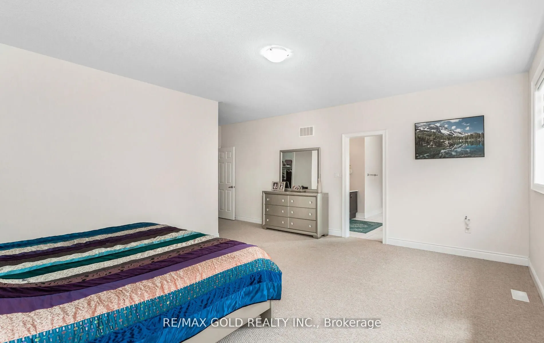 4 Buttonwood Road