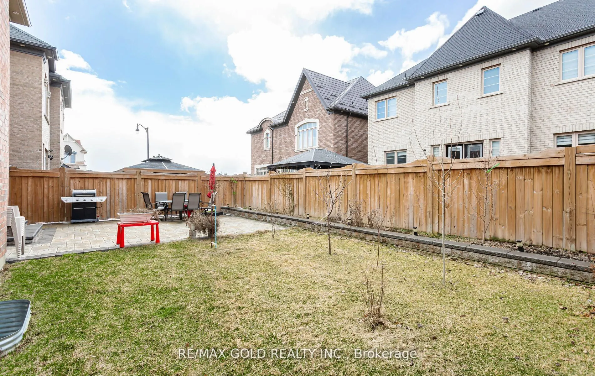 4 Buttonwood Road