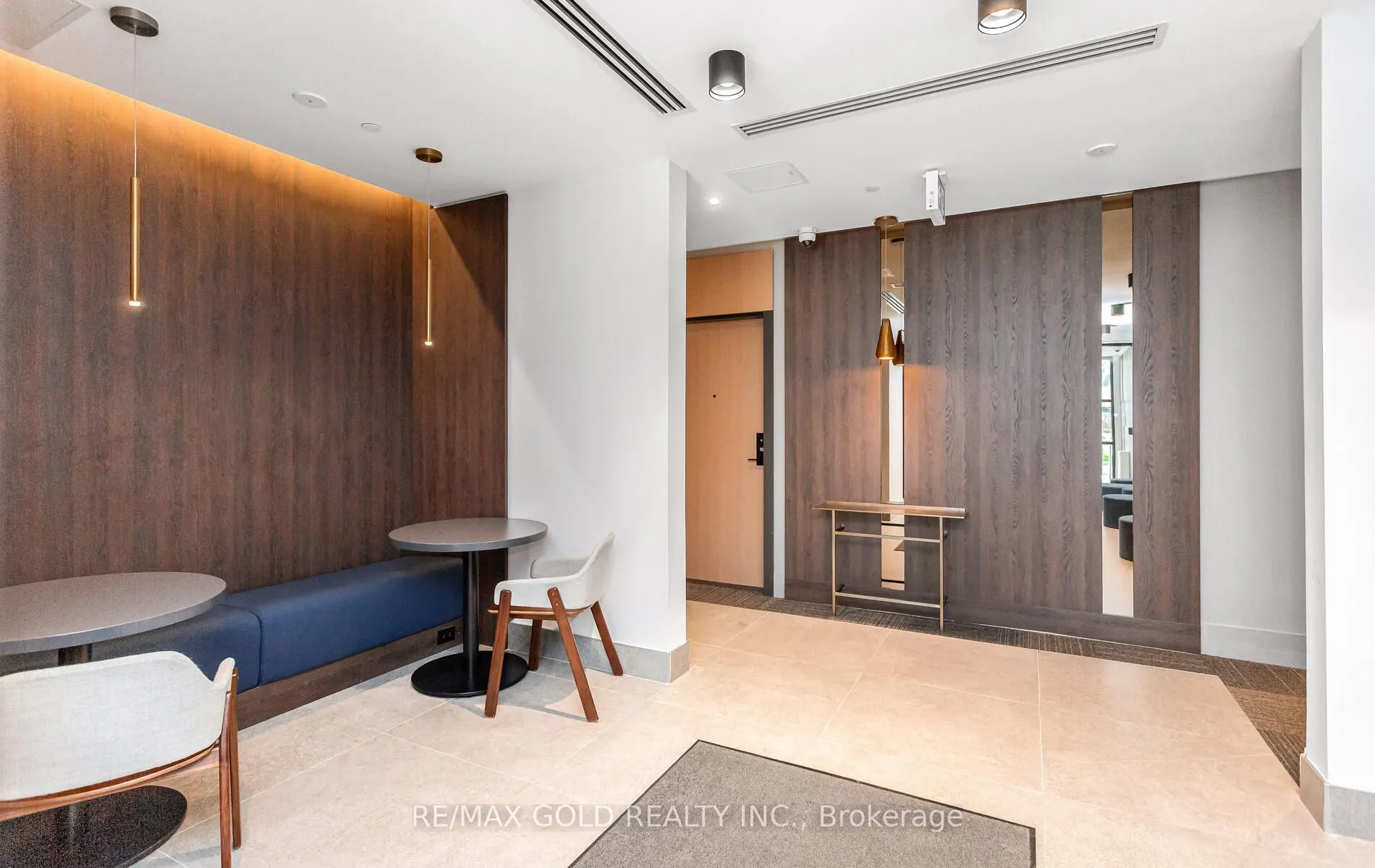 1440 Clarriage Court, #607