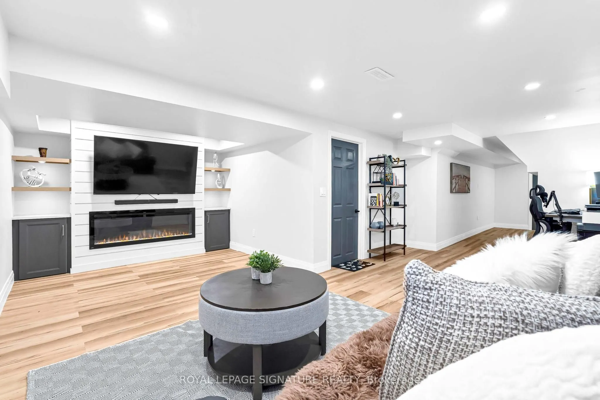 5723 Banting Court, #103