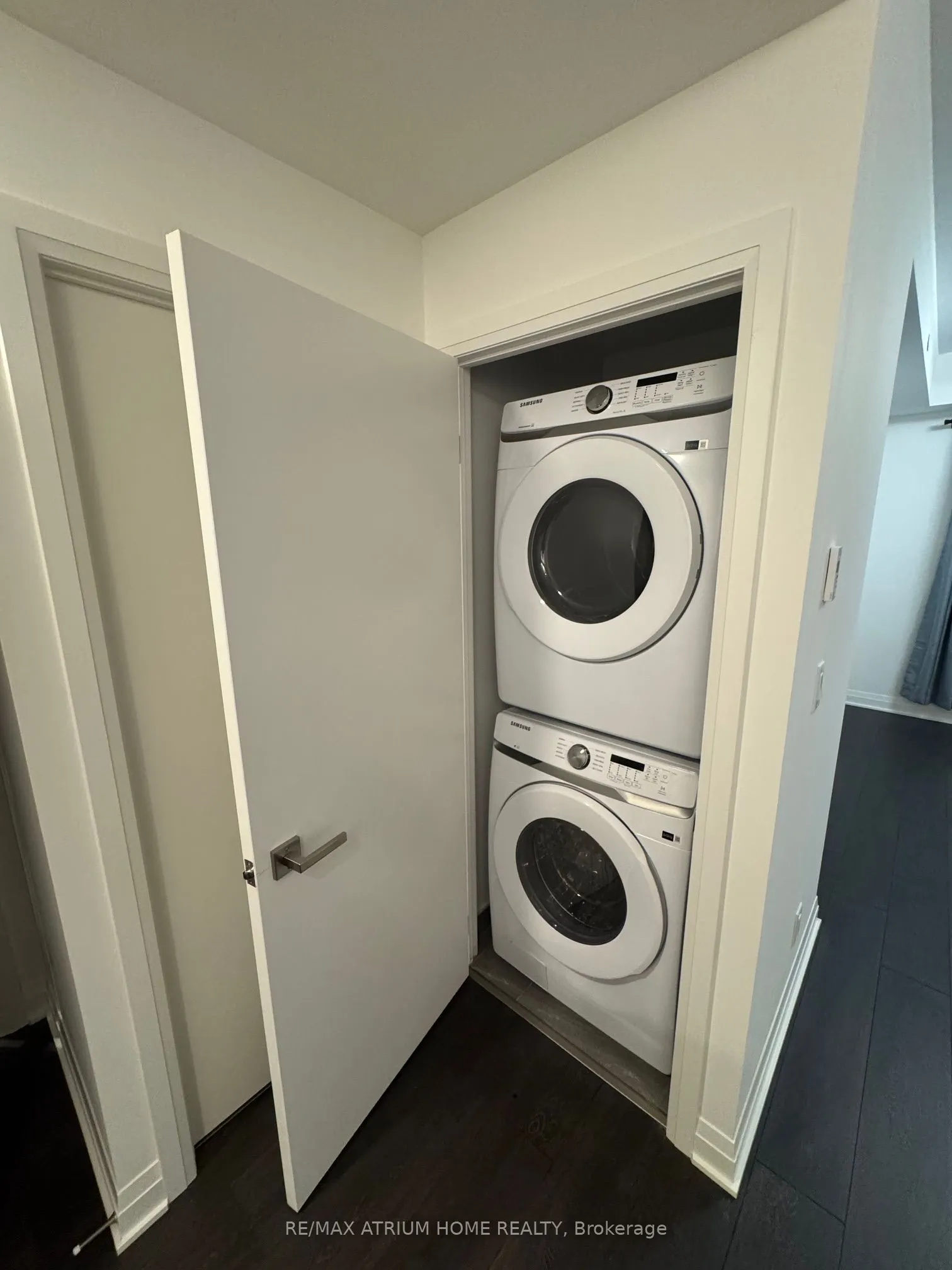 4015 The Exchange W, #1511
