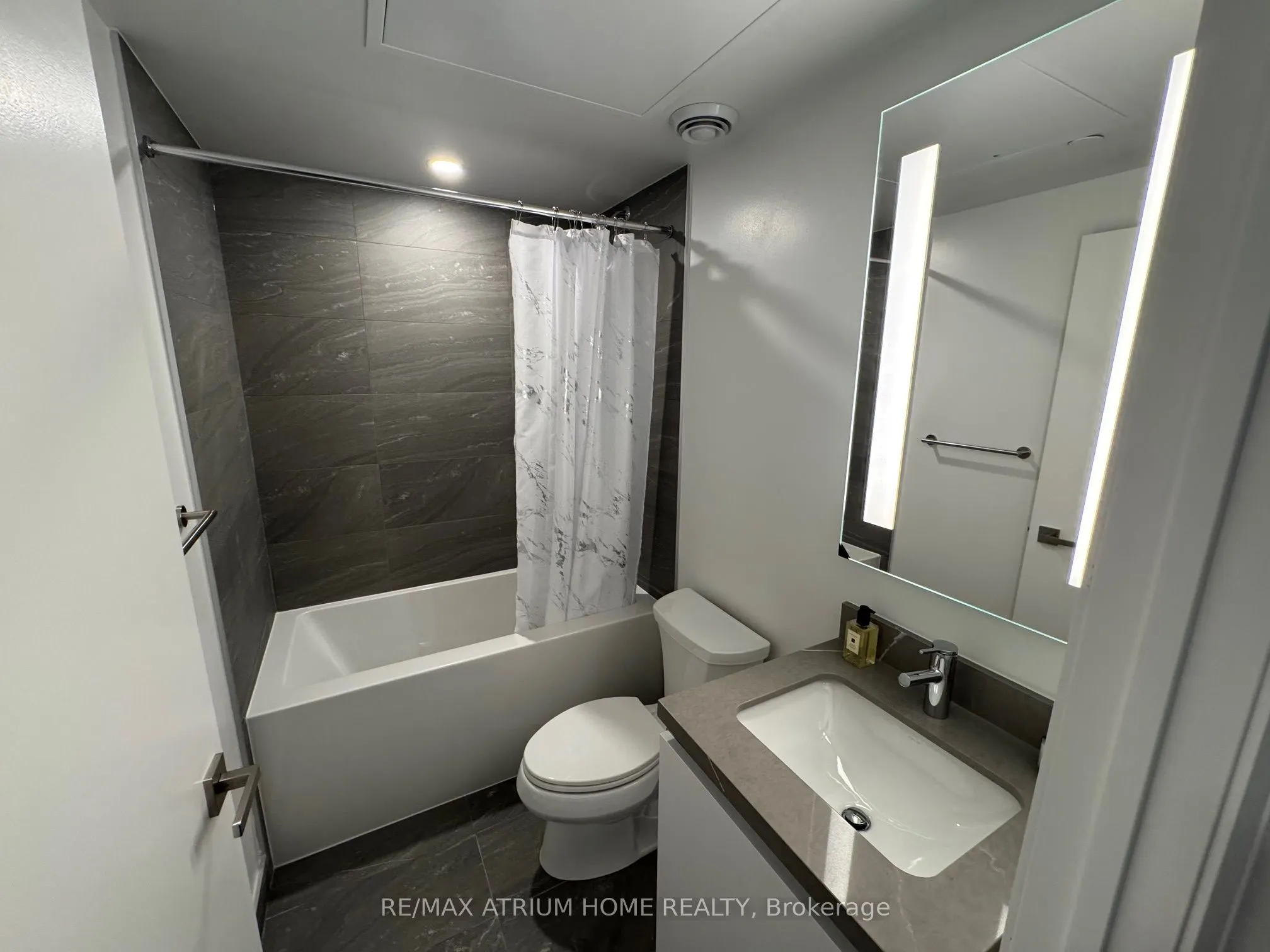 4015 The Exchange W, #1511