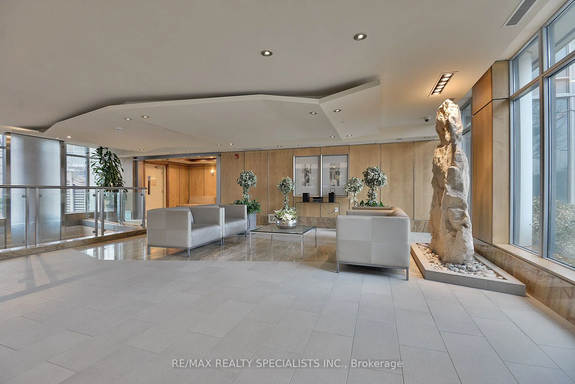 2119 Lake Shore Boulevard W, #GR1