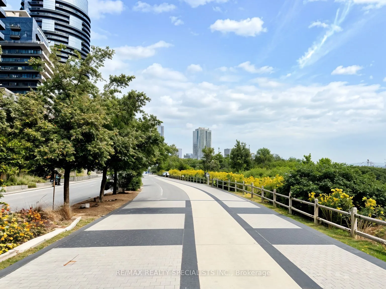 2119 Lake Shore Boulevard W, #GR1