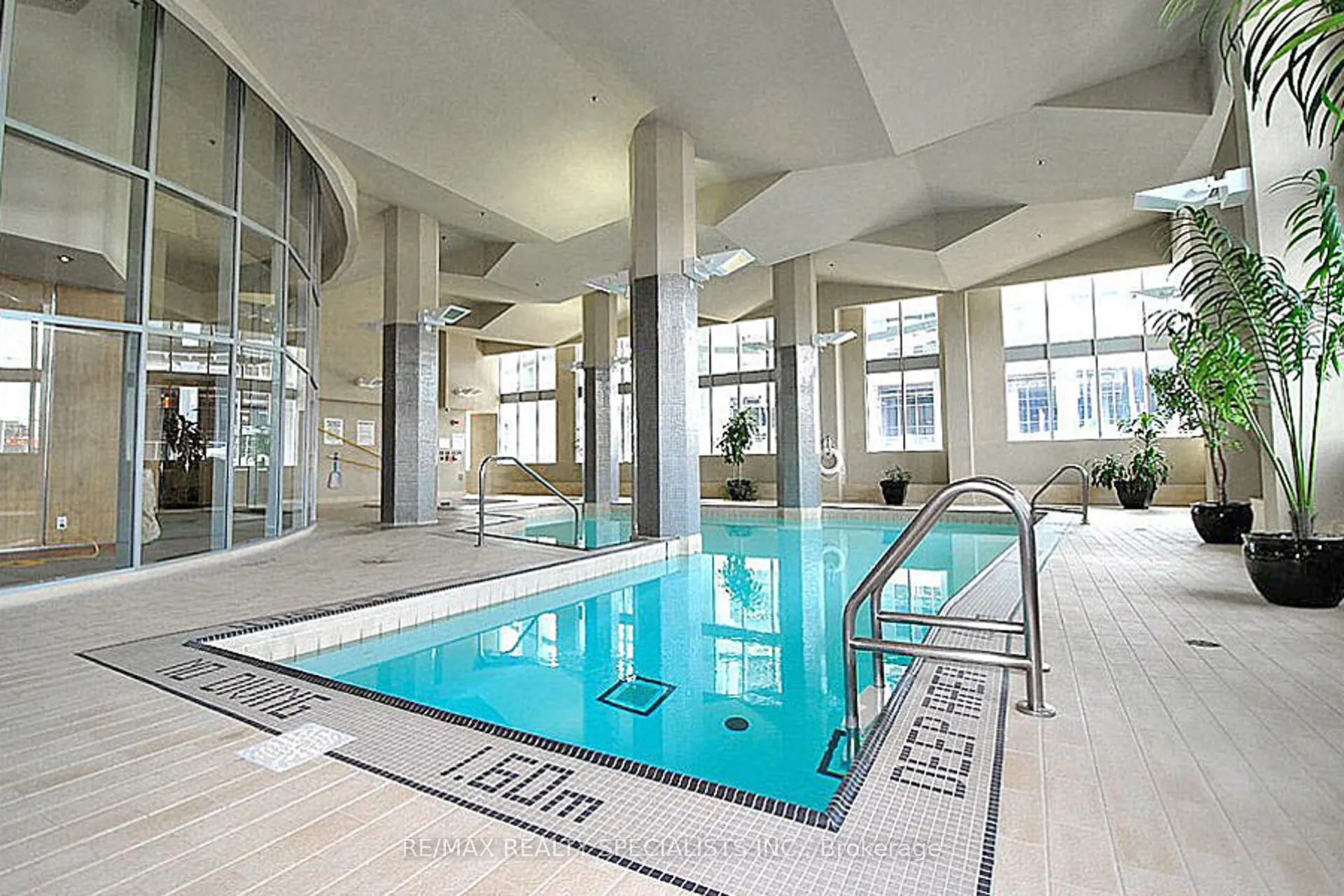 2119 Lake Shore Boulevard W, #GR1