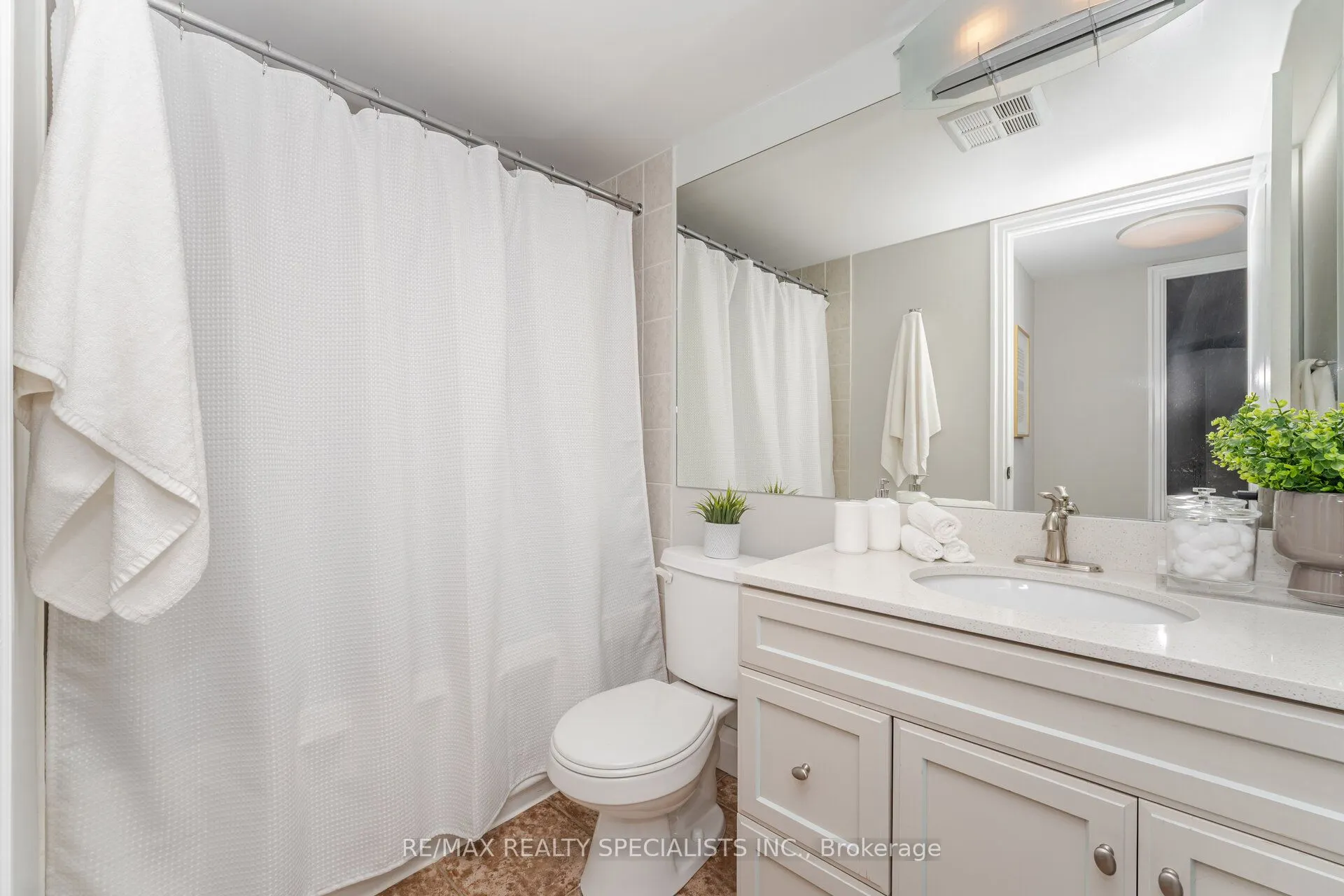 2119 Lake Shore Boulevard W, #GR1