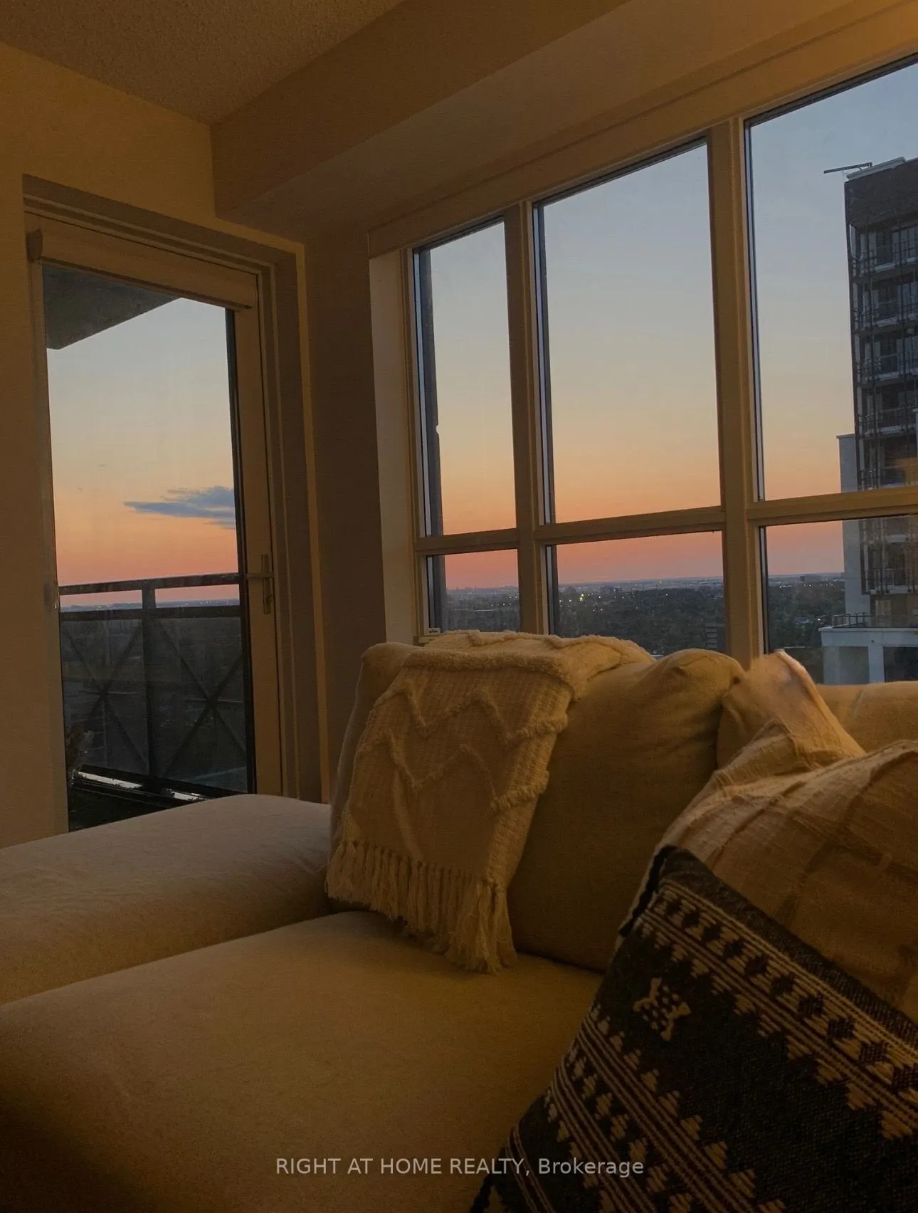 2 Eva Road, #2223