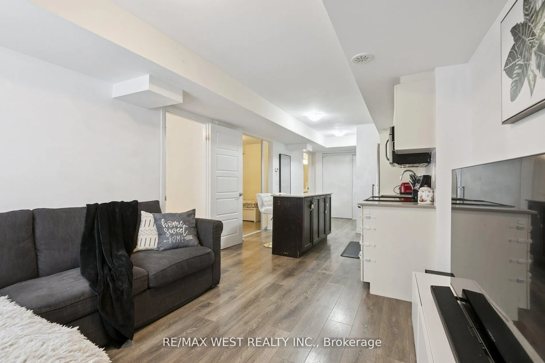 187 William Duncan Road, #10