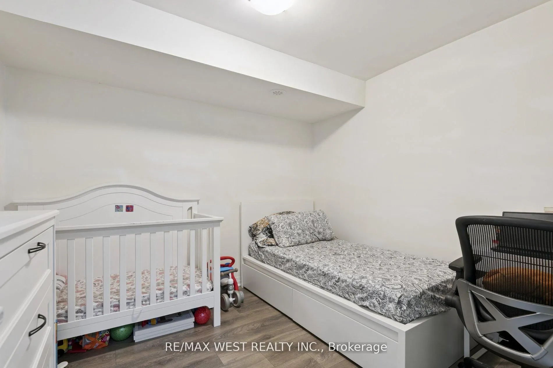 187 William Duncan Road, #10