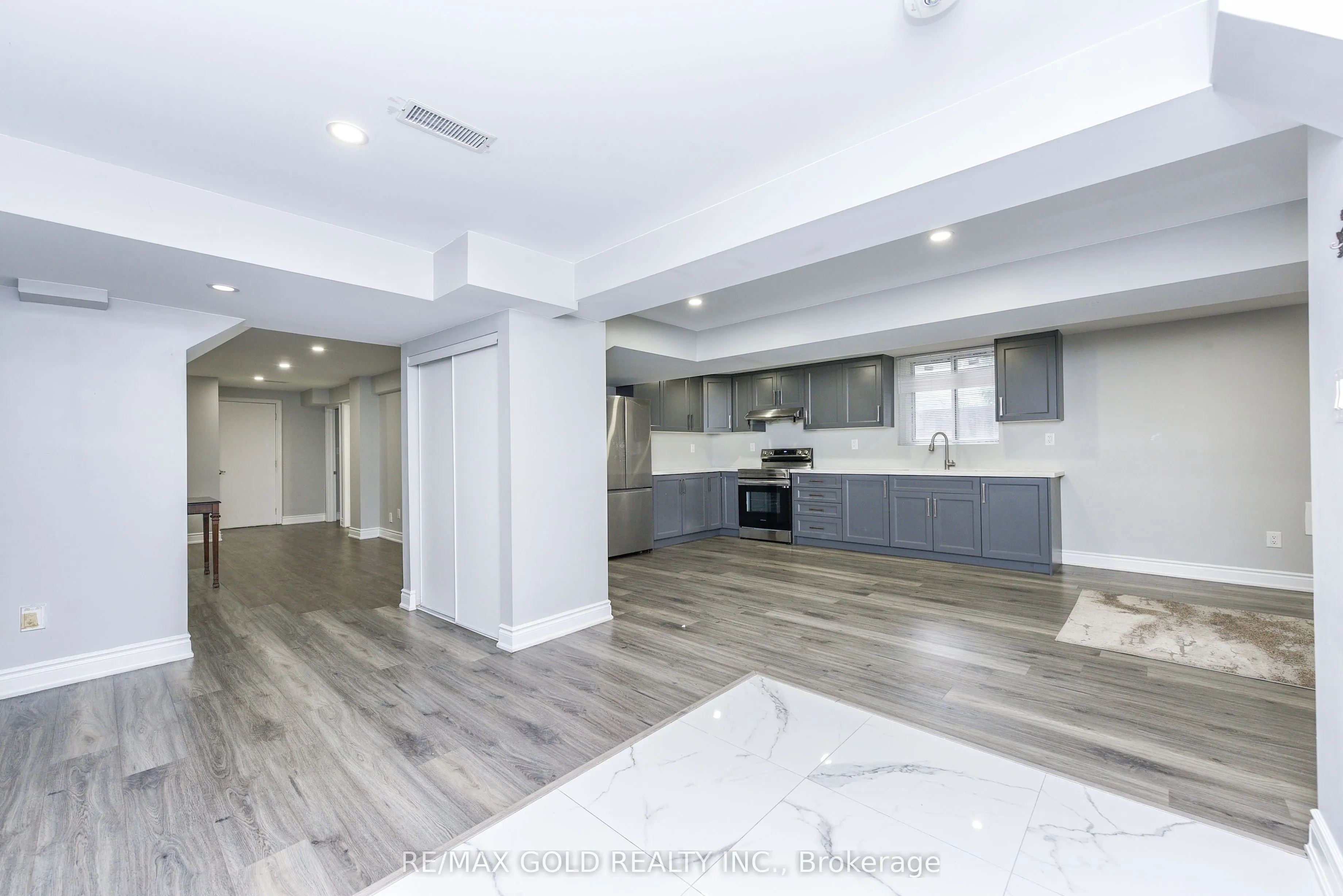 4 Gollop Crescent