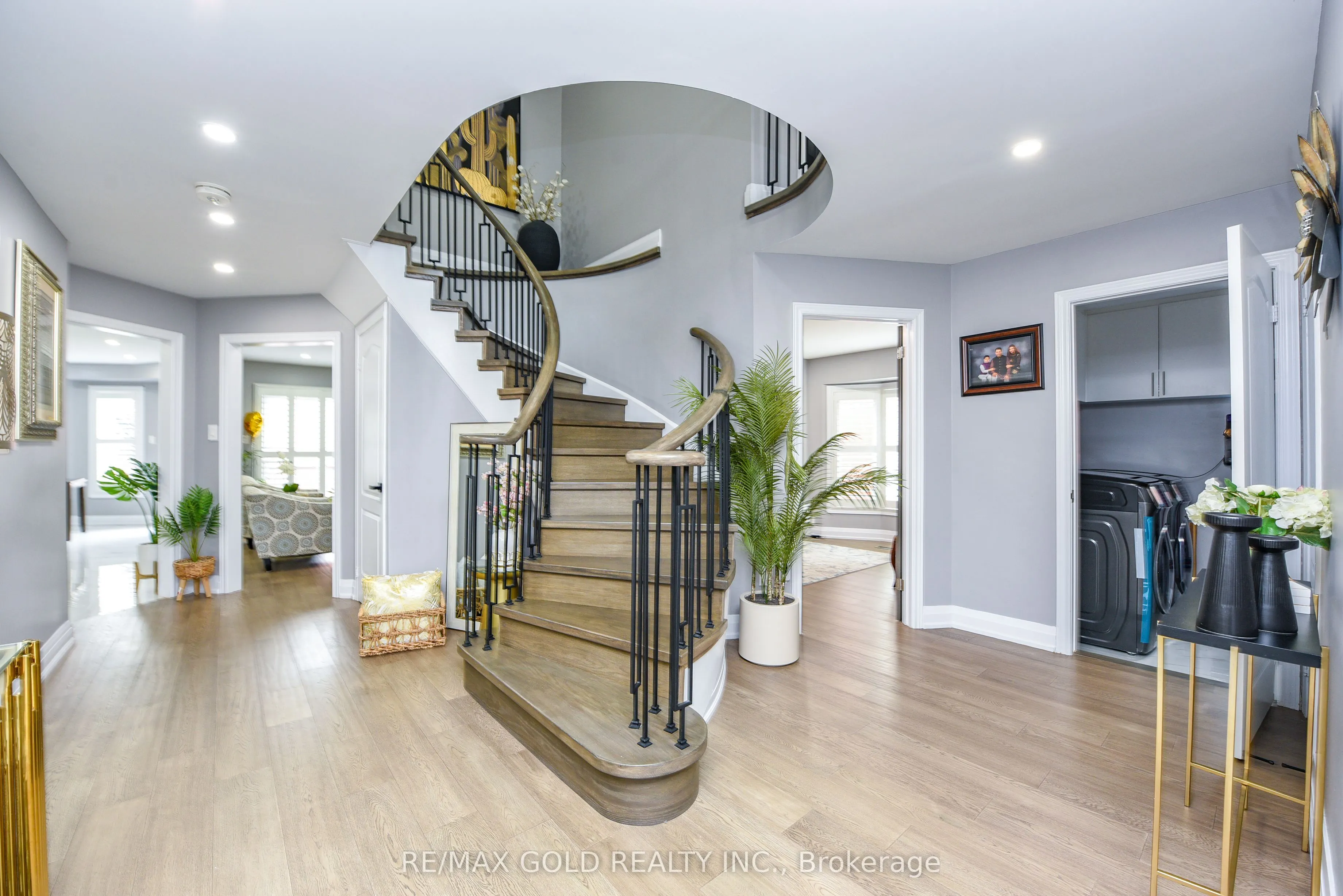 4 Gollop Crescent