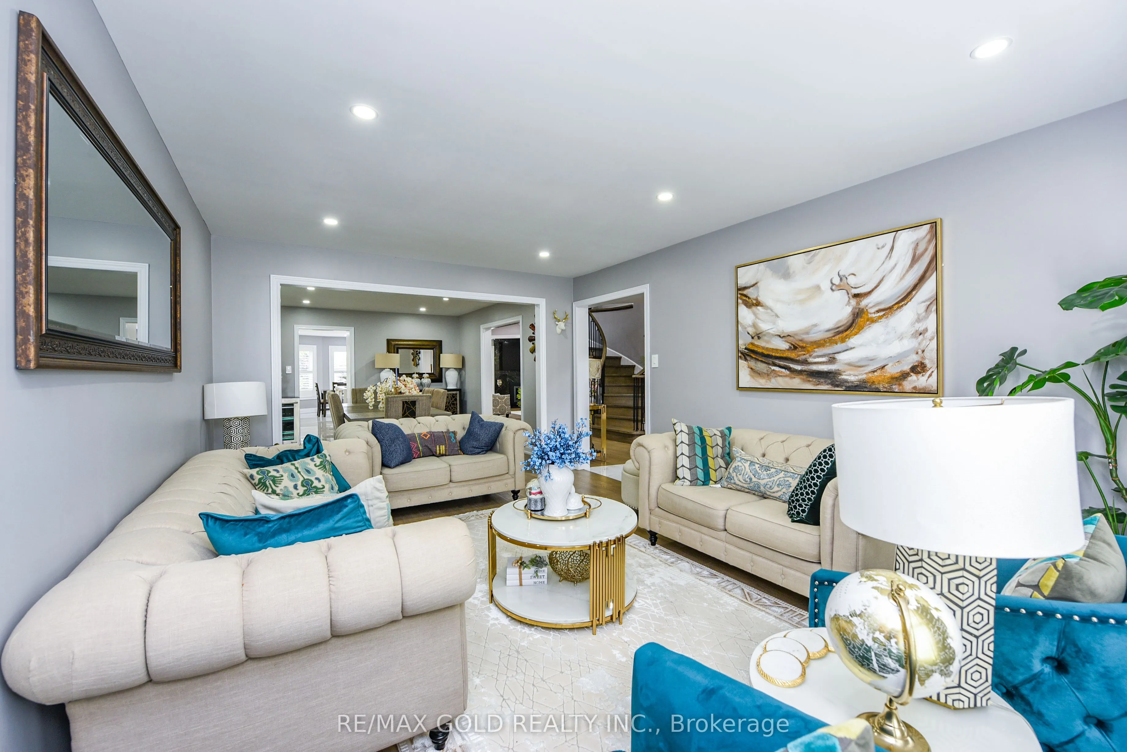 4 Gollop Crescent