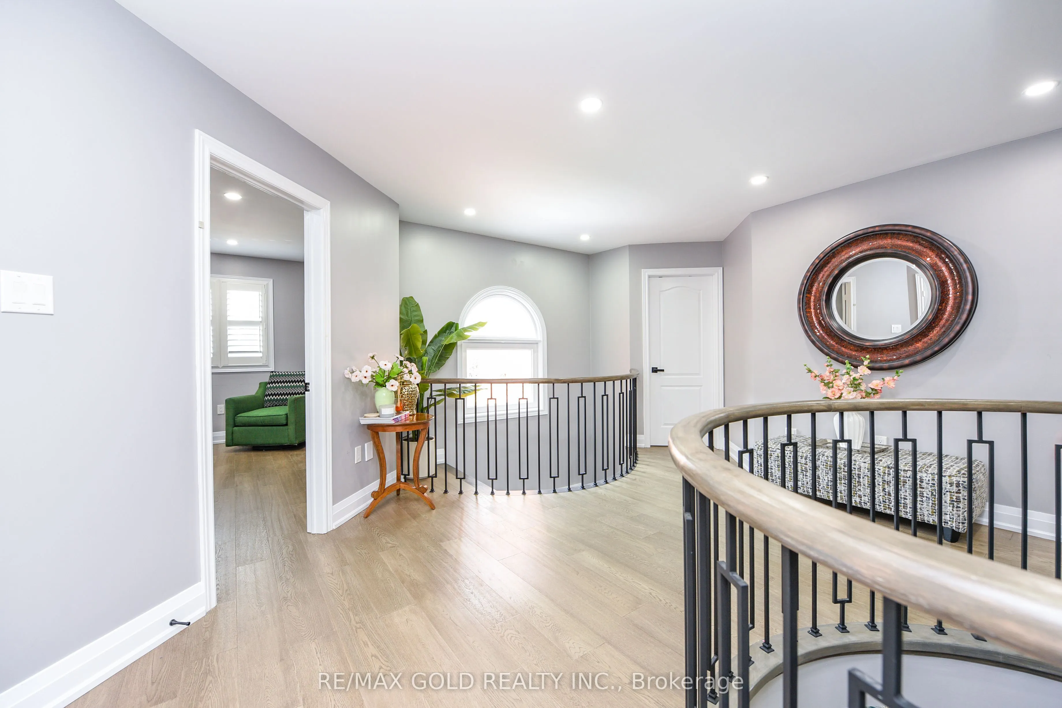 4 Gollop Crescent