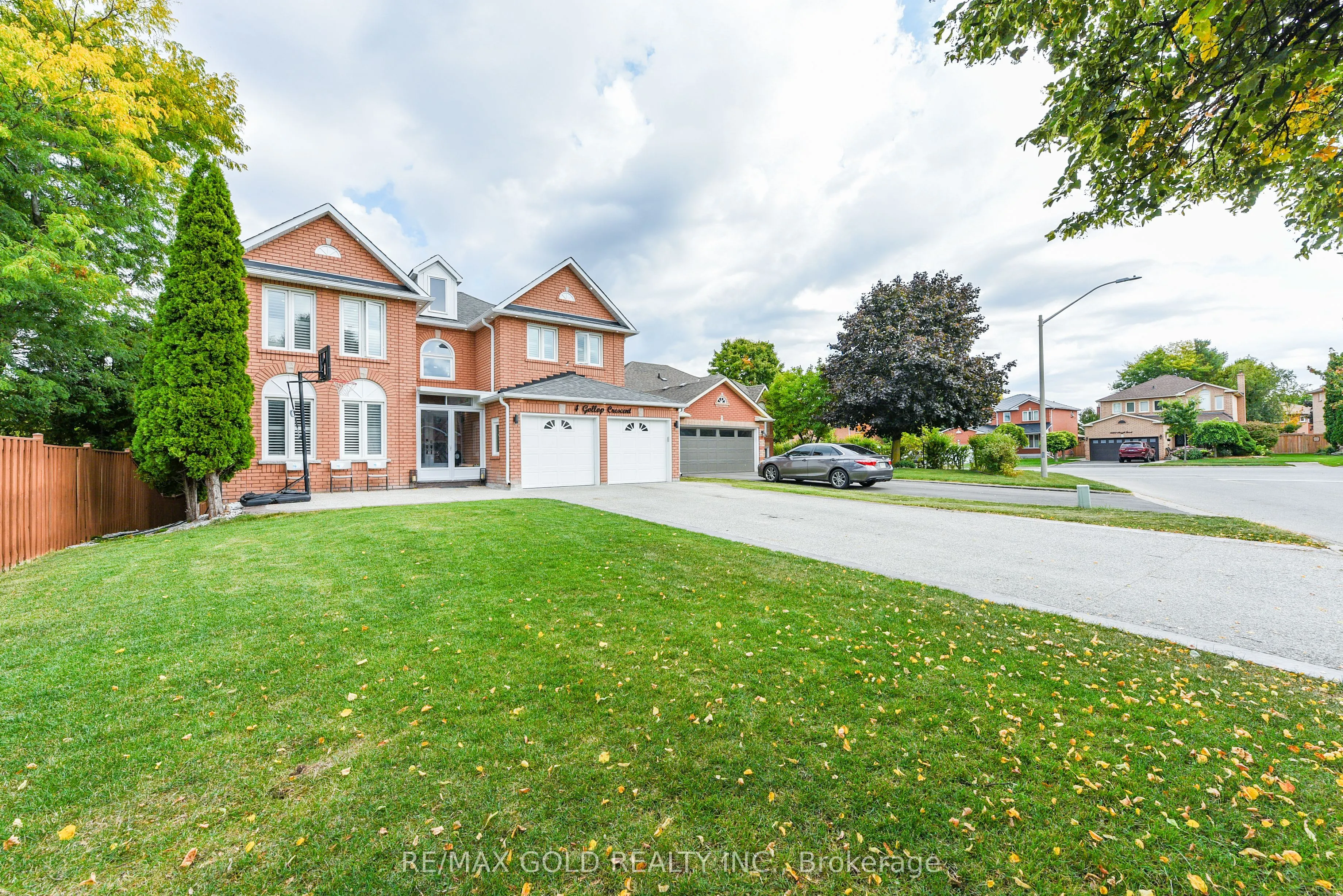 4 Gollop Crescent