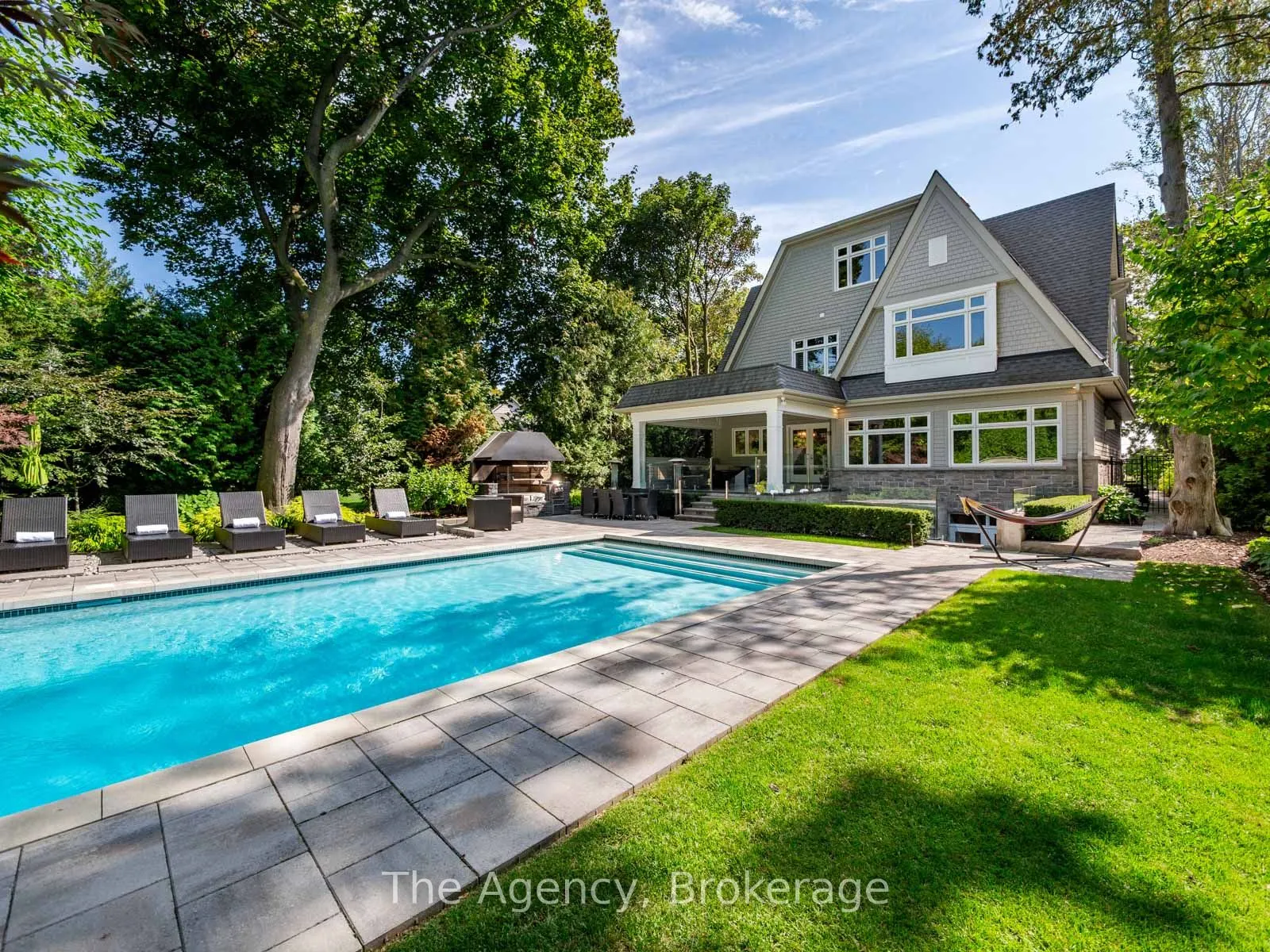 3087 Lakeshore Road