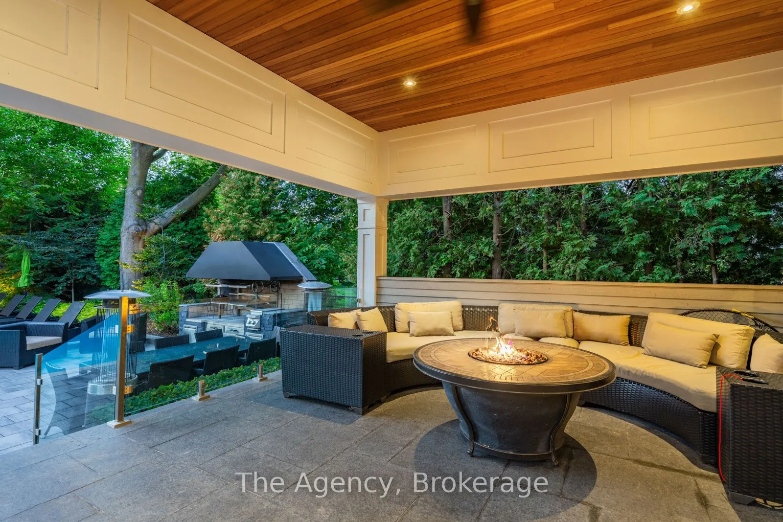 3087 Lakeshore Road