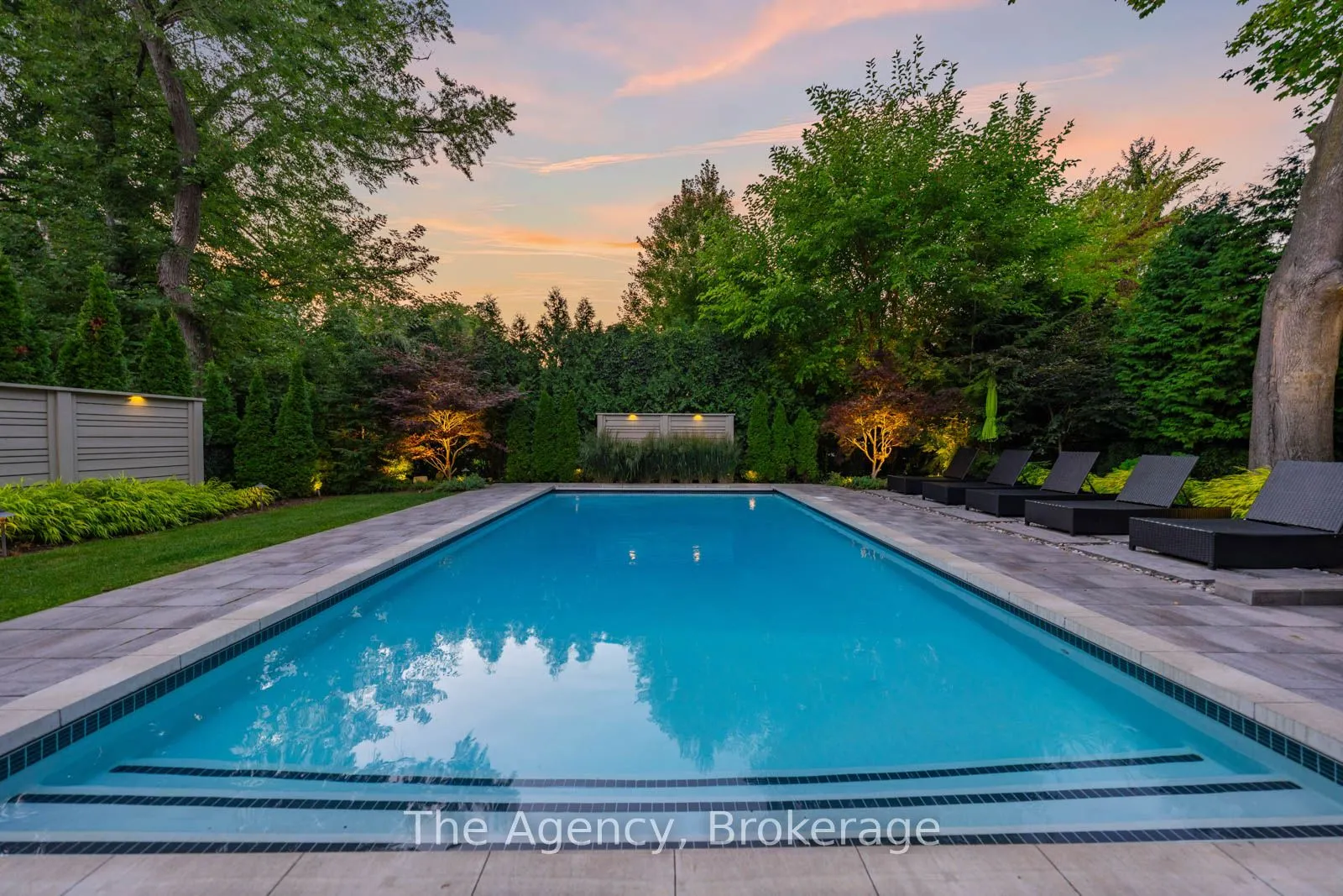 3087 Lakeshore Road