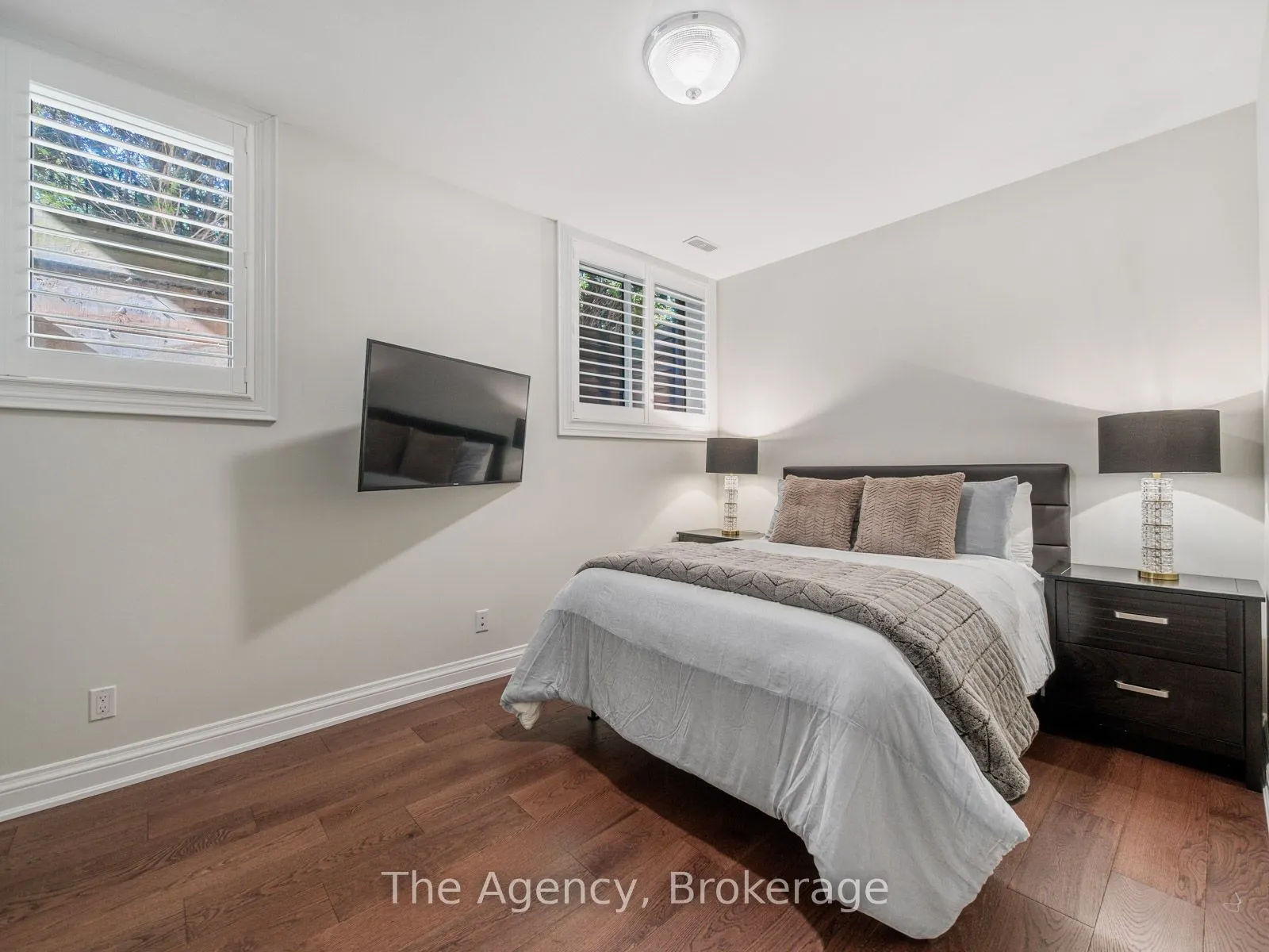 3087 Lakeshore Road