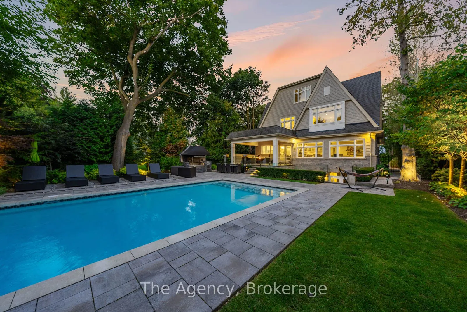 3087 Lakeshore Road
