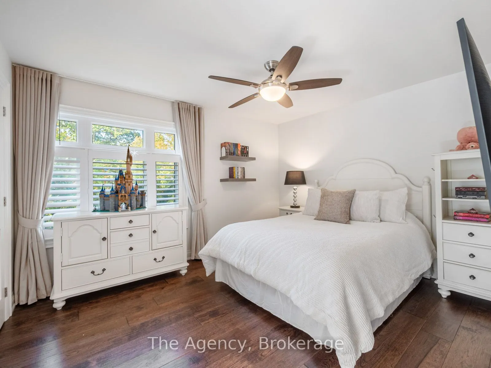 3087 Lakeshore Road
