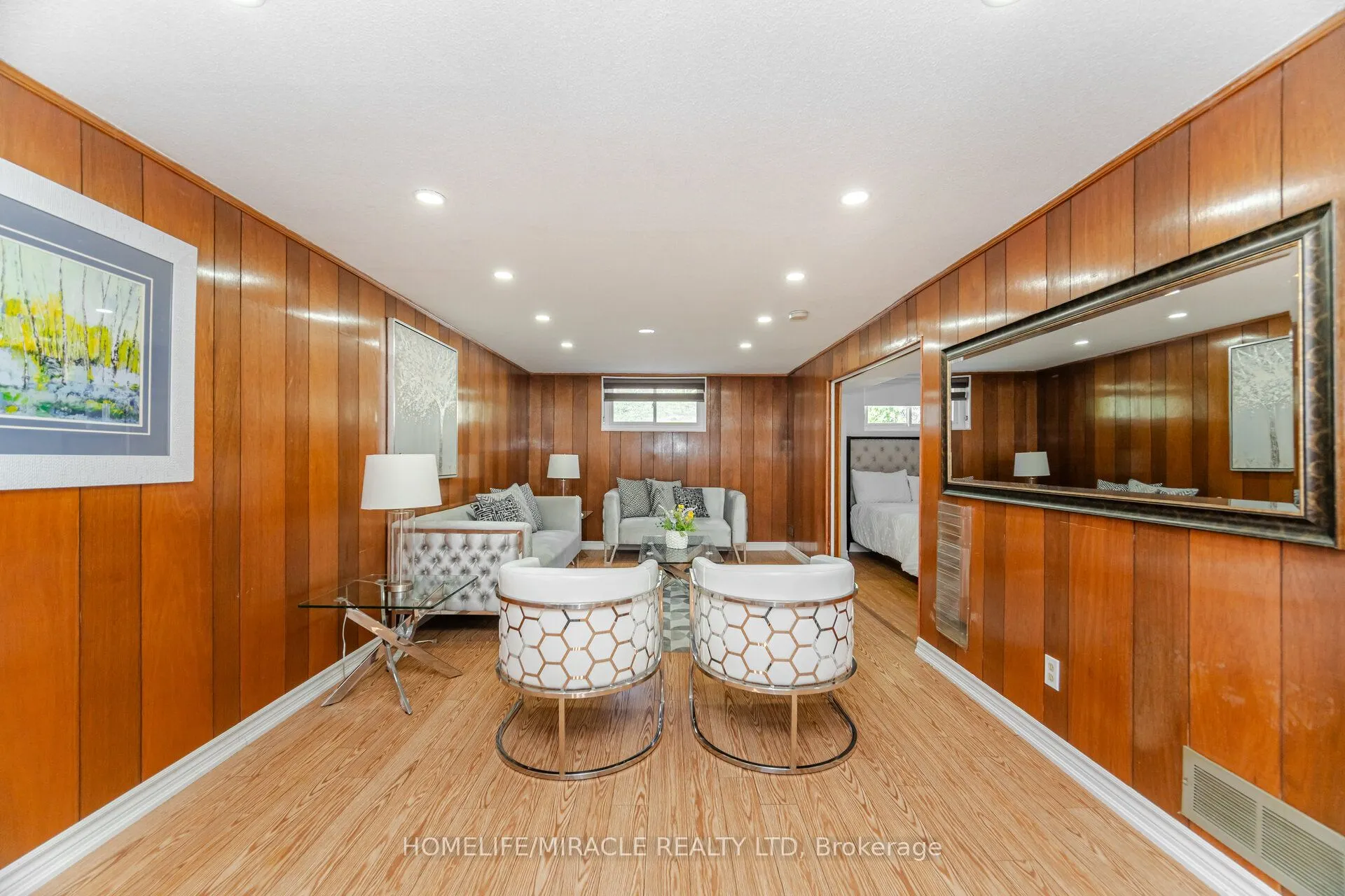 764 Eaglemount Crescent