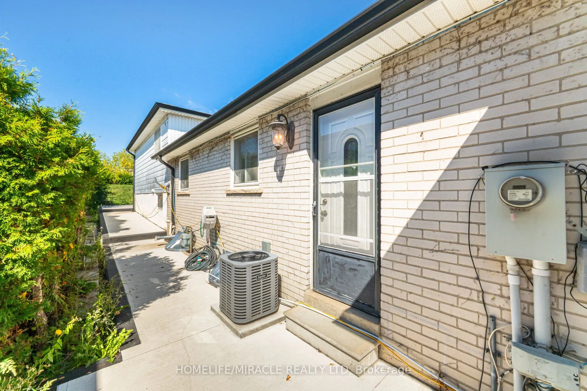 764 Eaglemount Crescent