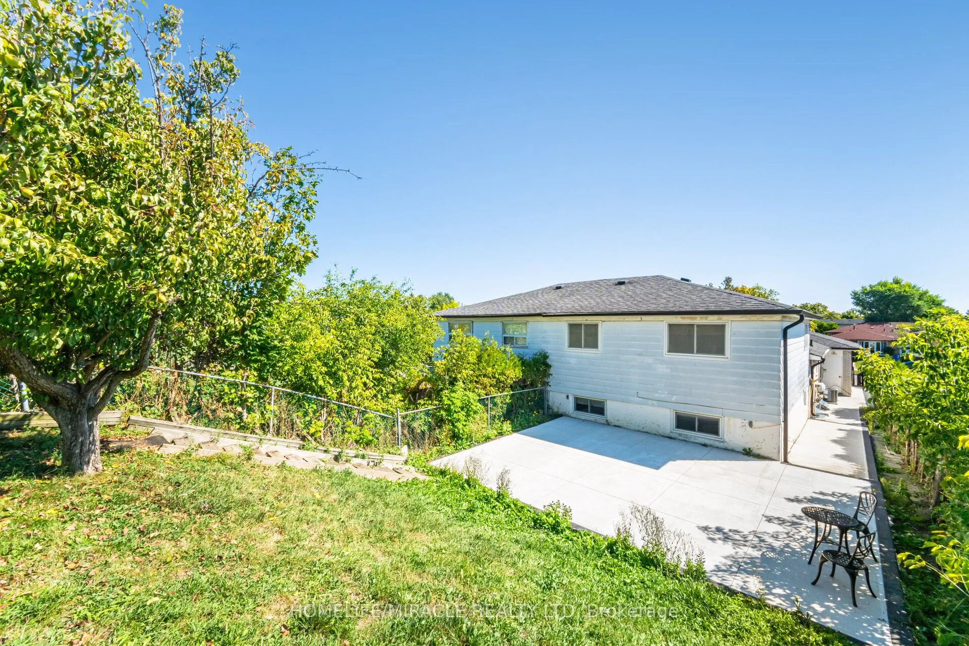 764 Eaglemount Crescent