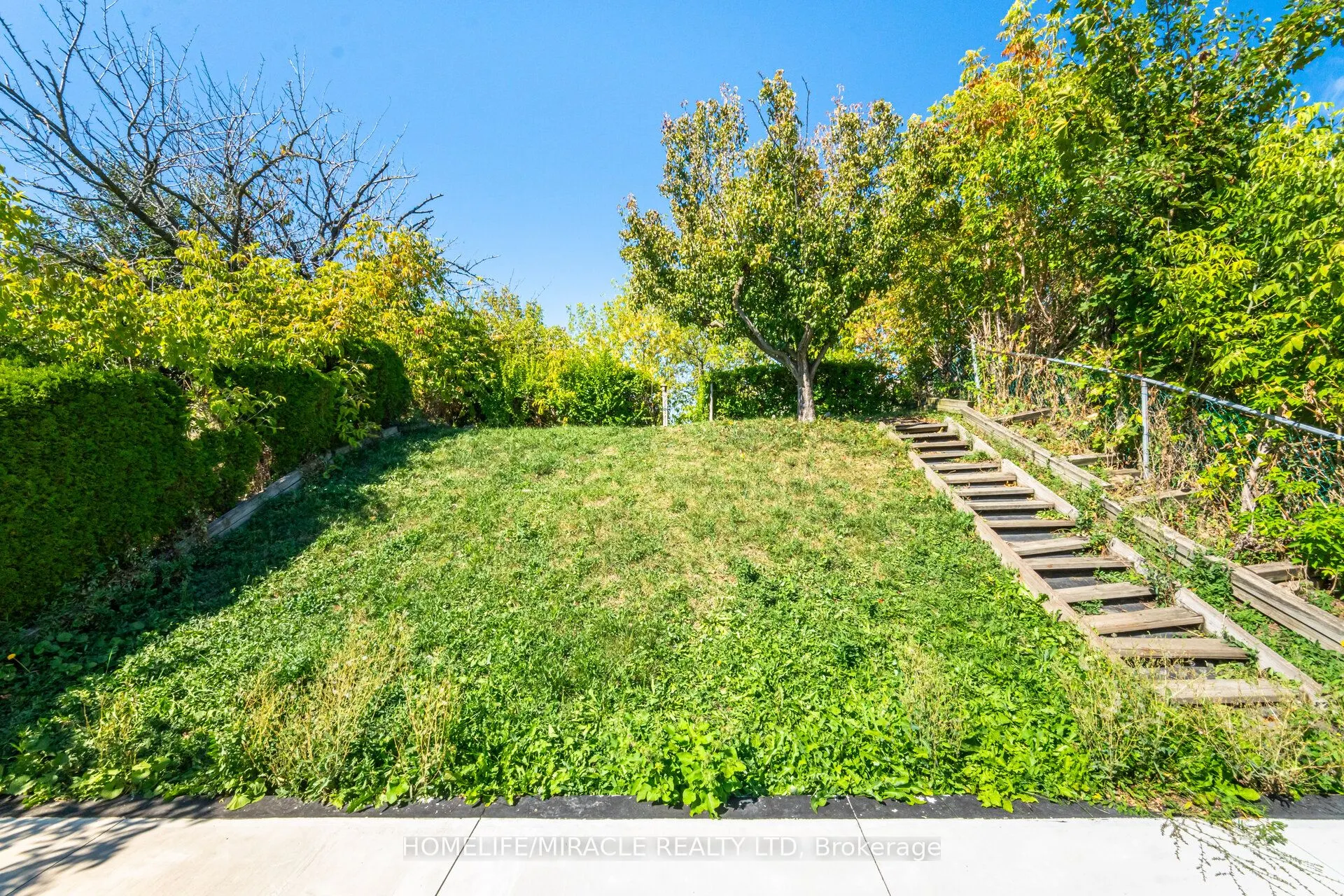 764 Eaglemount Crescent