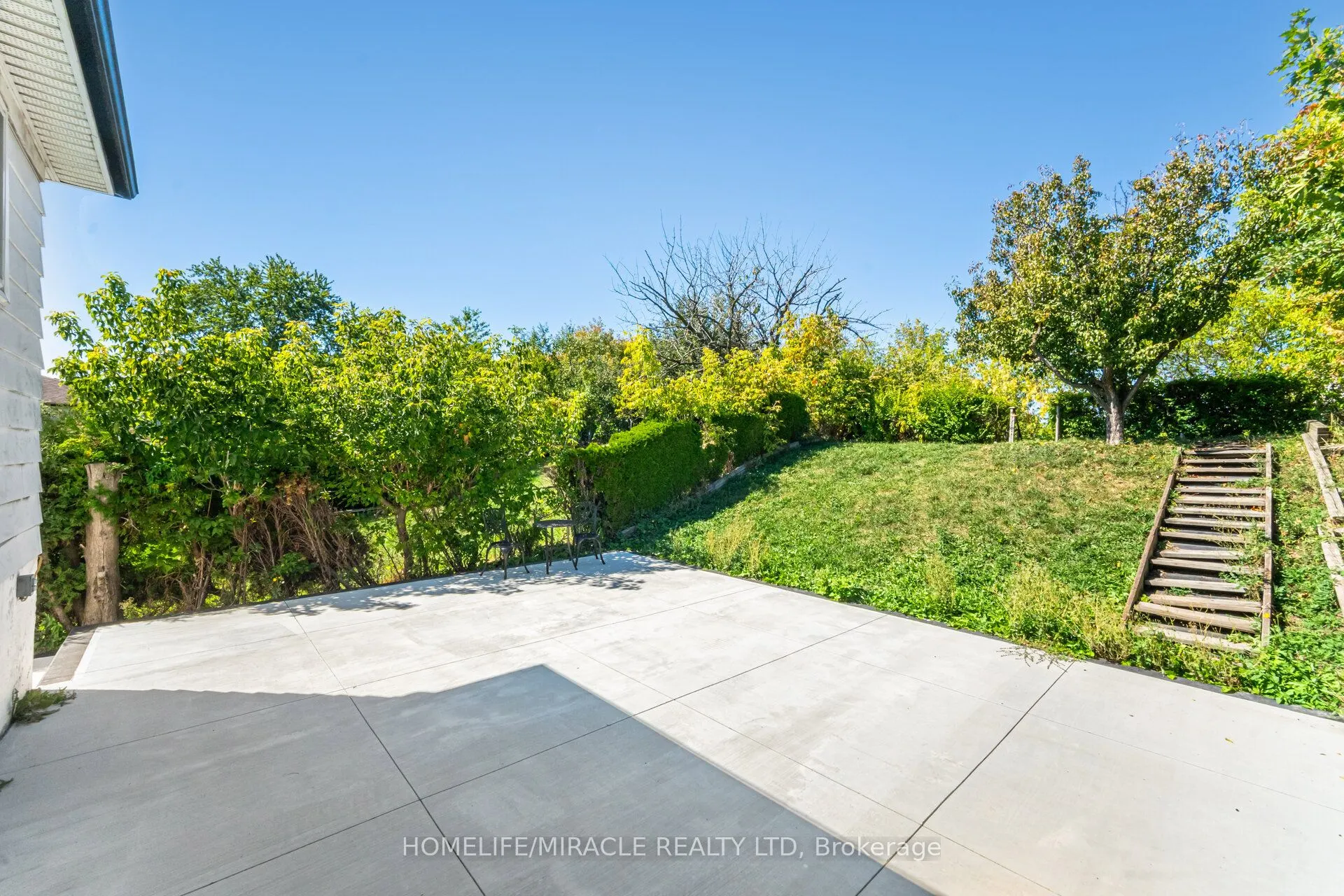 764 Eaglemount Crescent