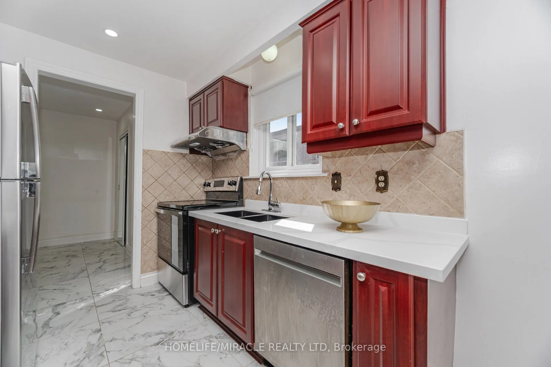 764 Eaglemount Crescent