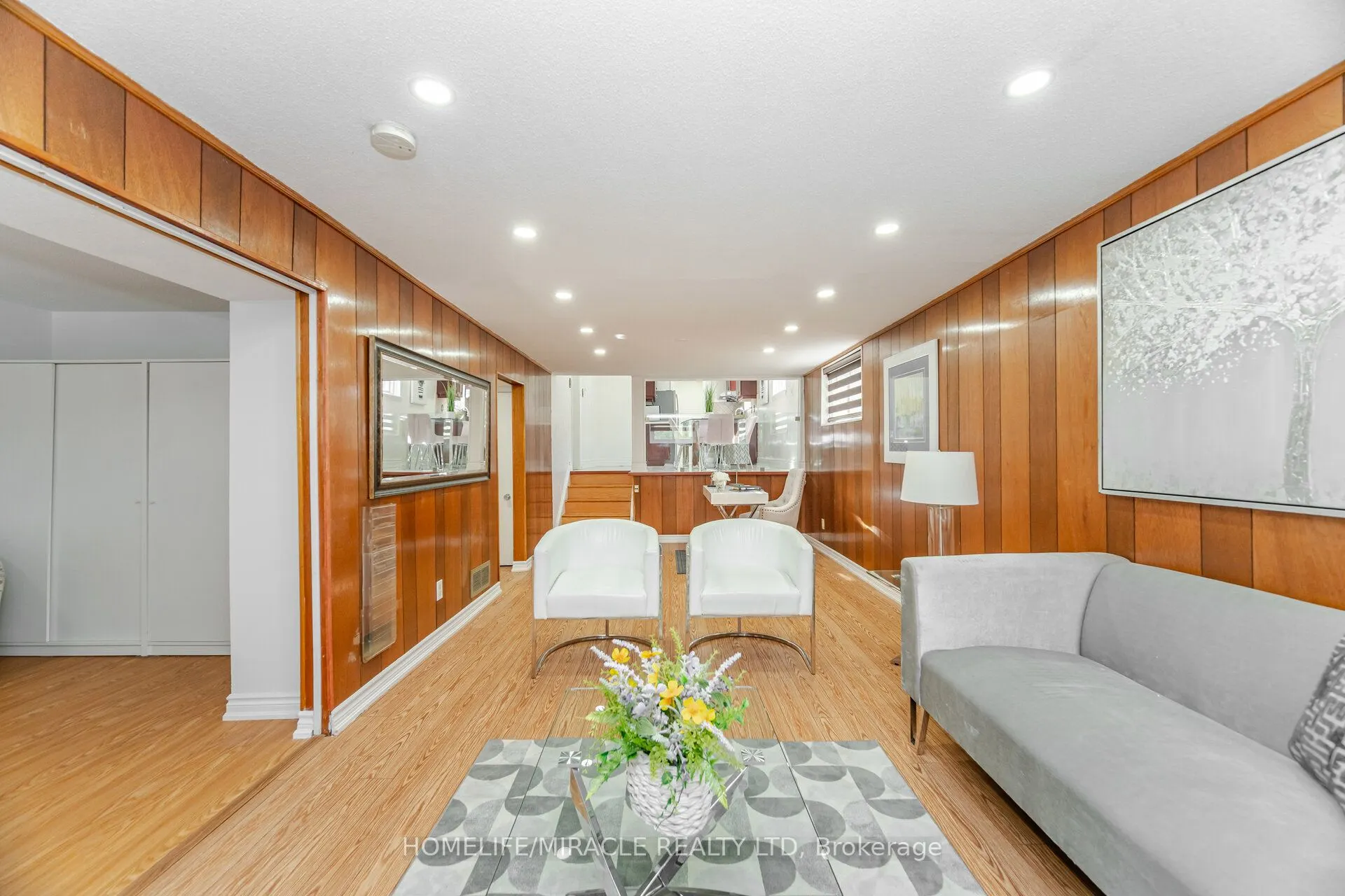 764 Eaglemount Crescent