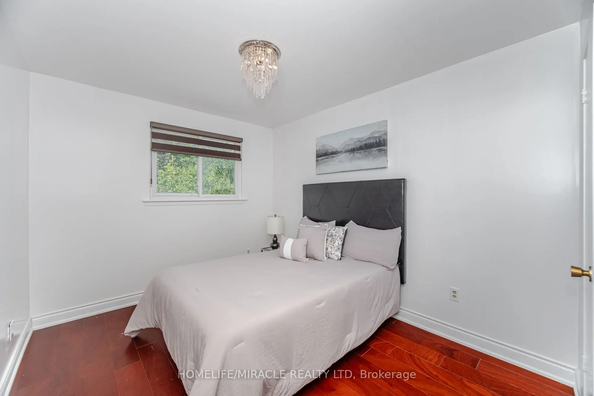 764 Eaglemount Crescent