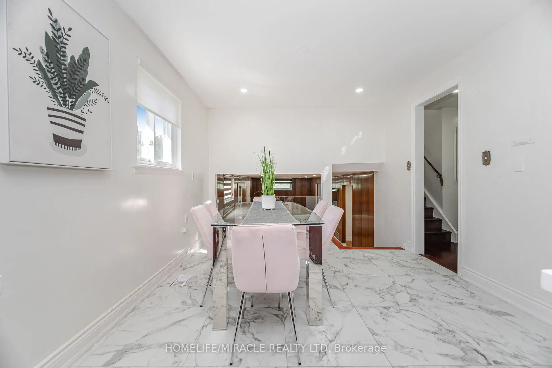 764 Eaglemount Crescent