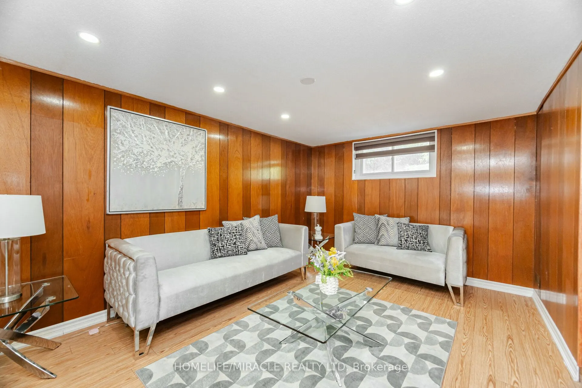 764 Eaglemount Crescent