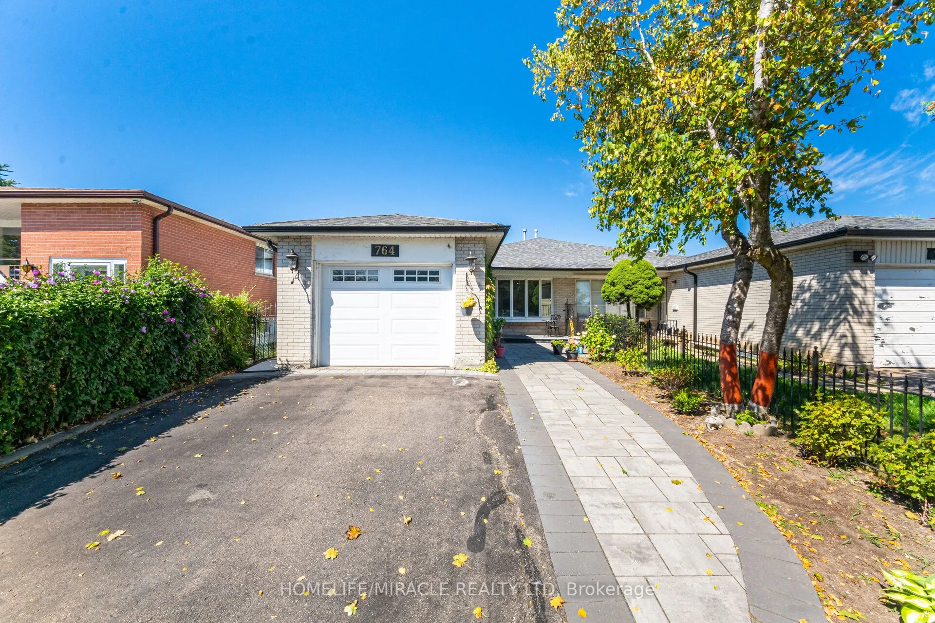 764 Eaglemount Crescent