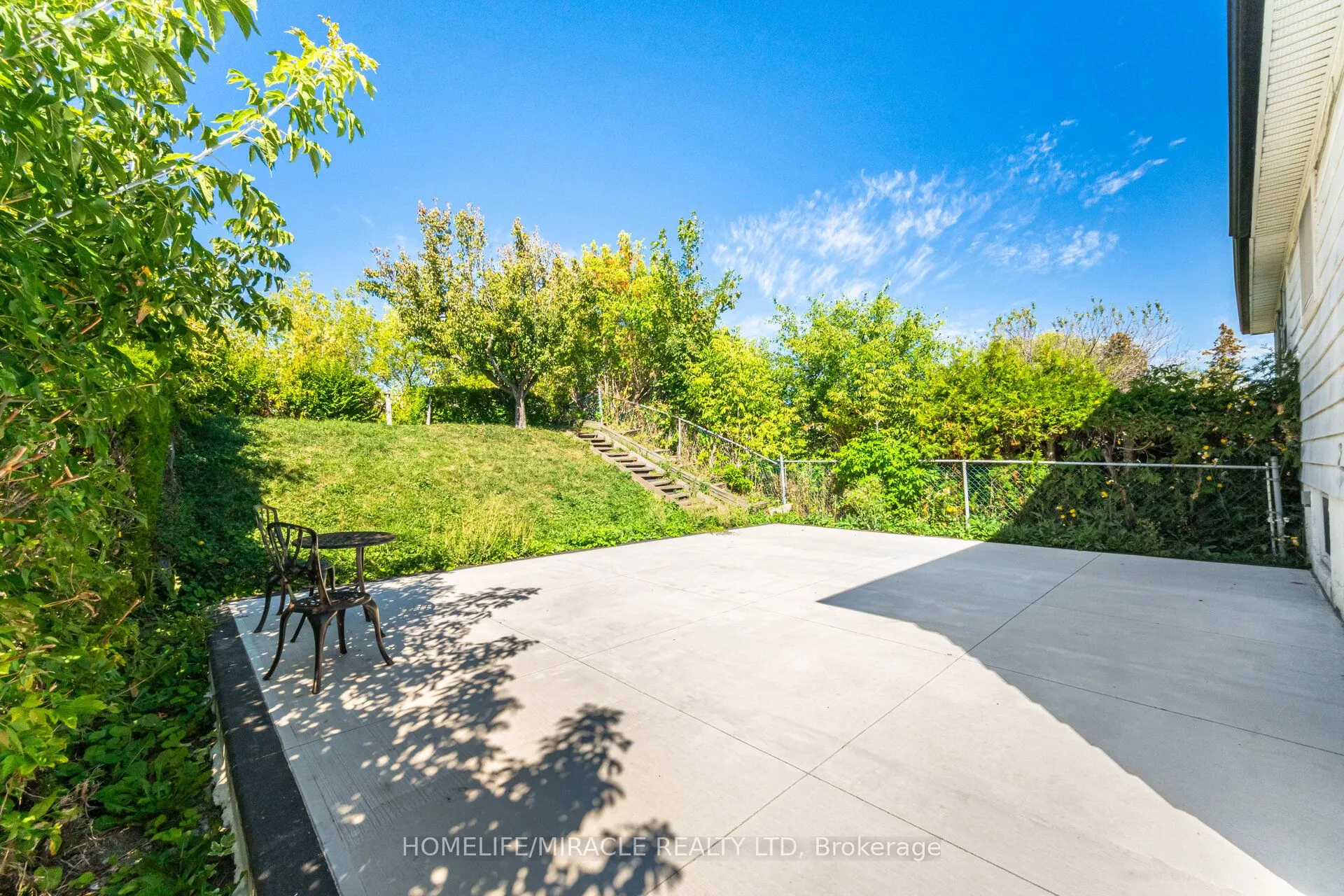 764 Eaglemount Crescent