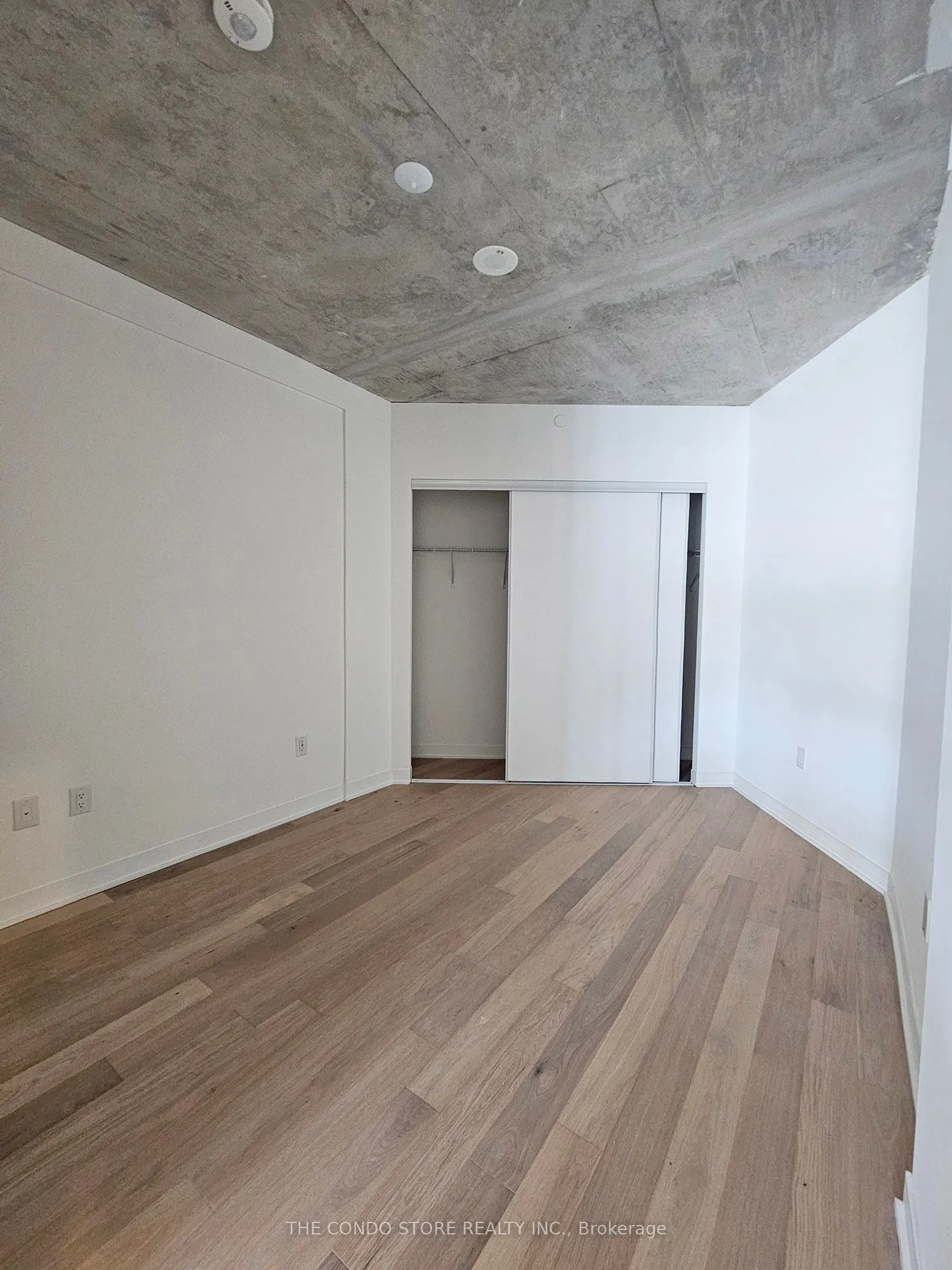 2625 Dundas Street W, #402