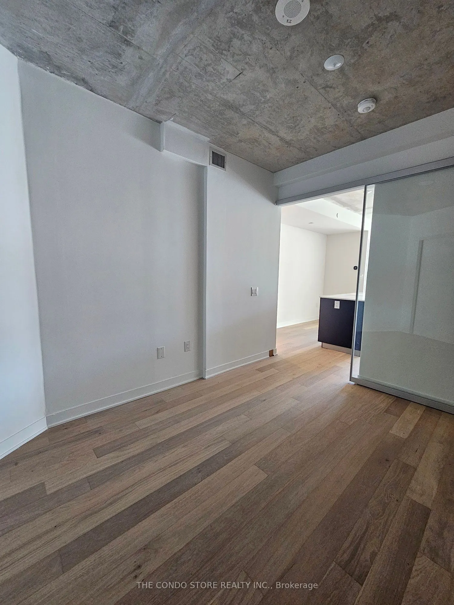 2625 Dundas Street W, #402