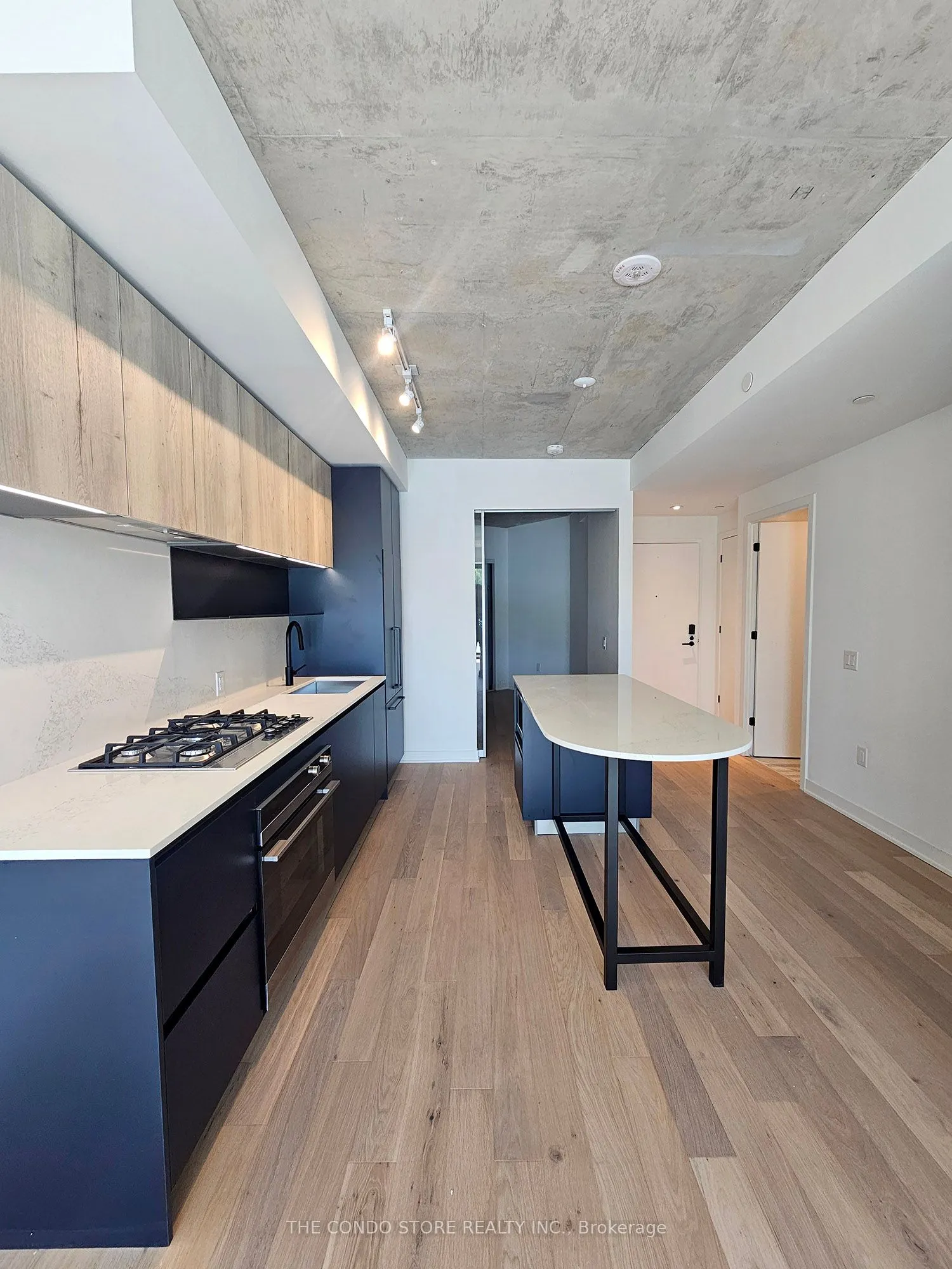 2625 Dundas Street W, #402