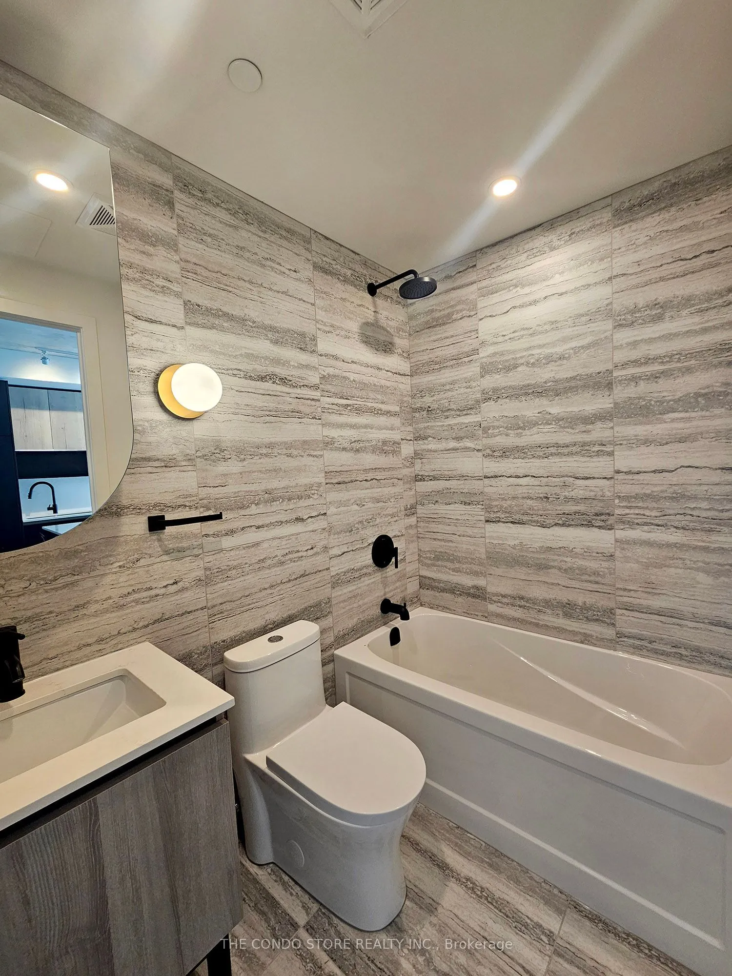 2625 Dundas Street W, #402