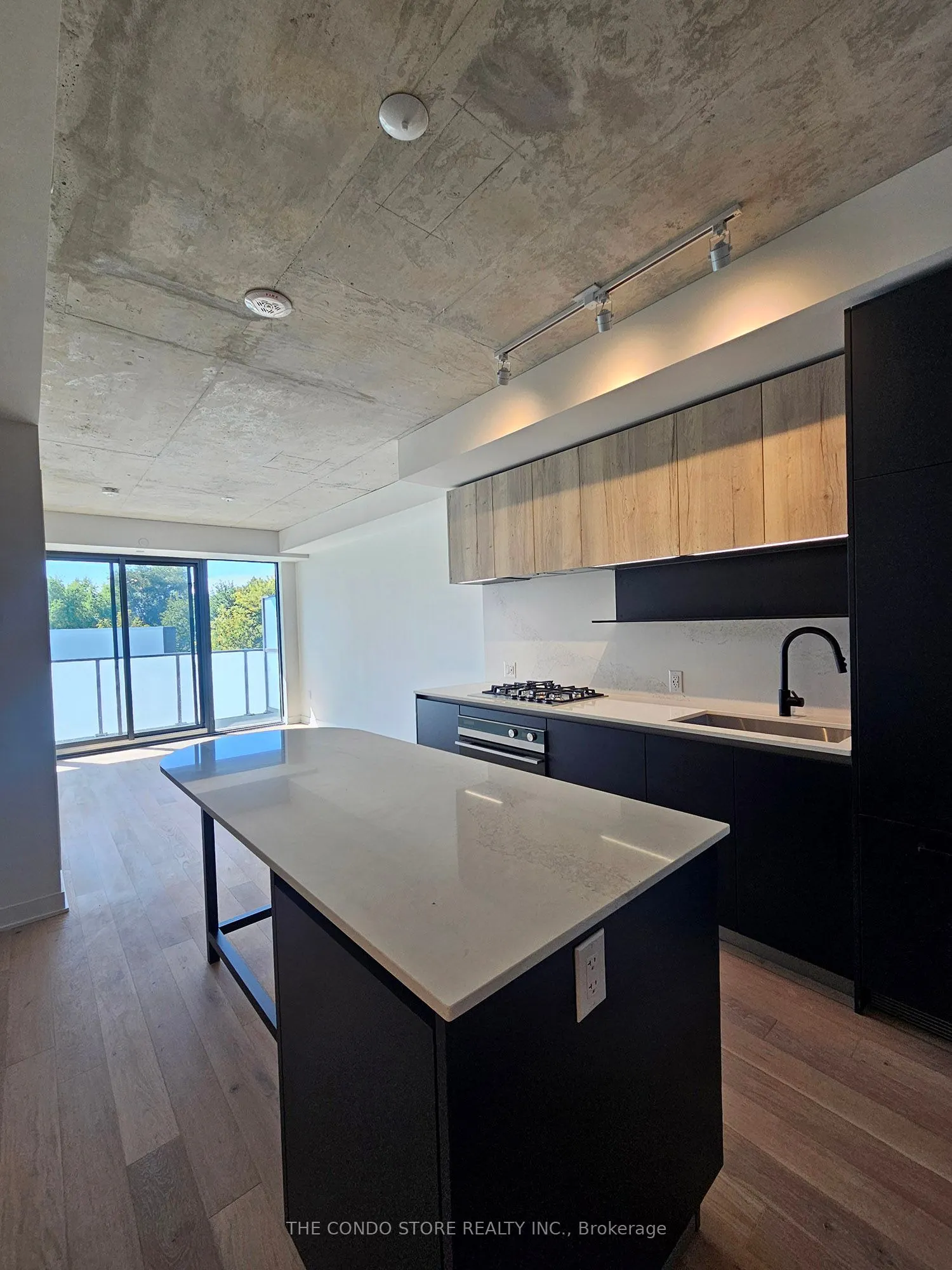 2625 Dundas Street W, #402