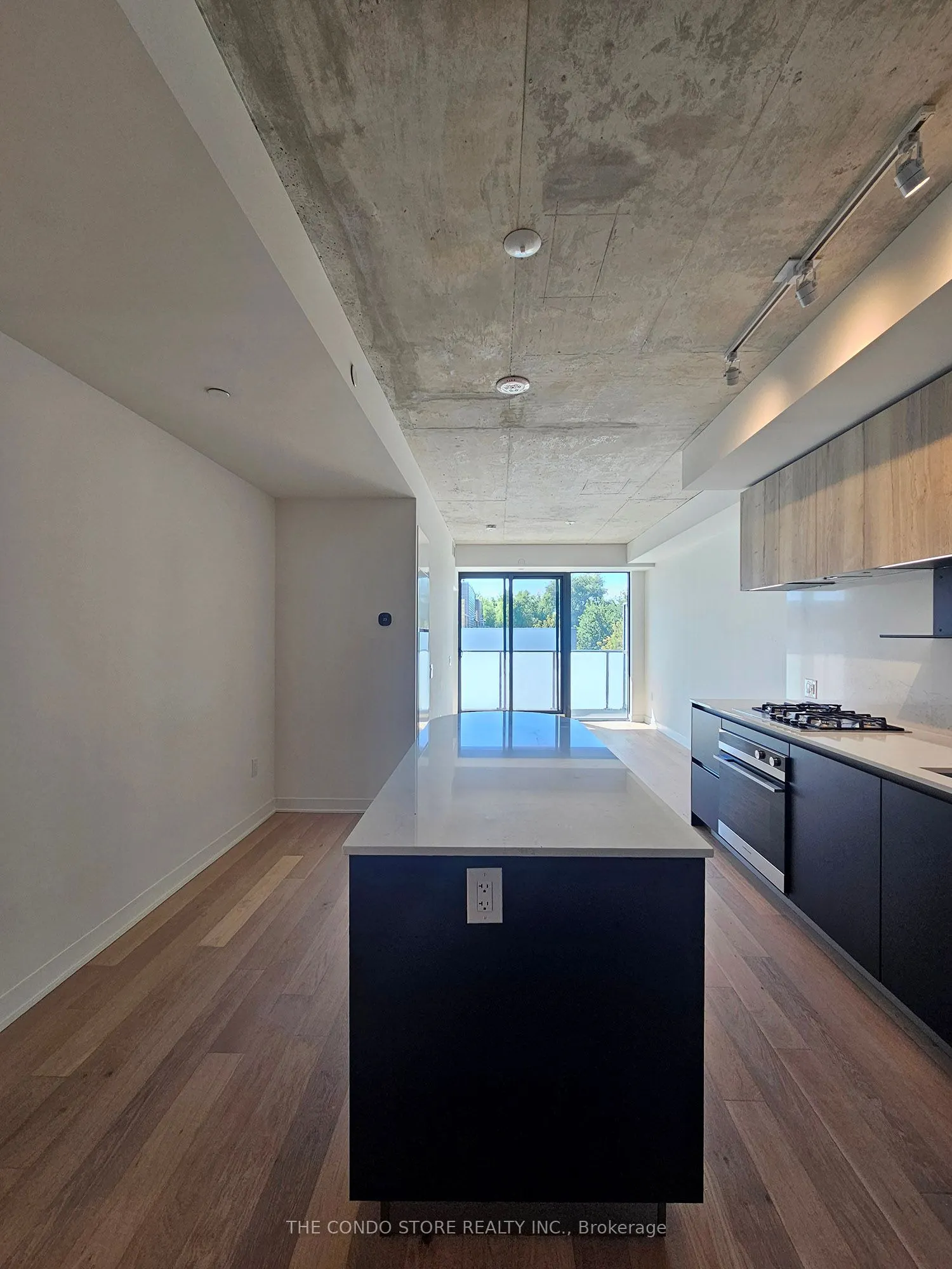 2625 Dundas Street W, #402
