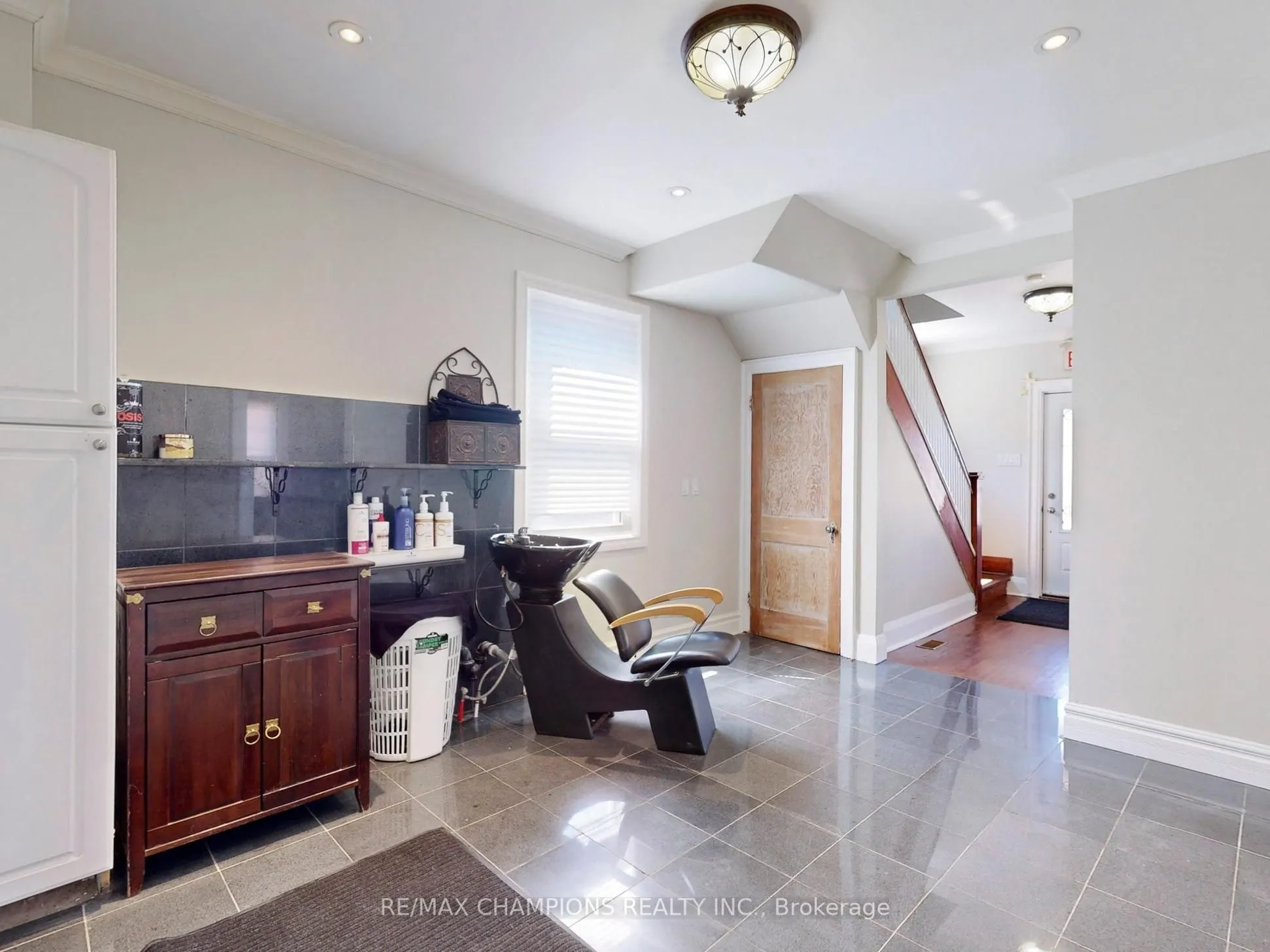 219 Queen Street W