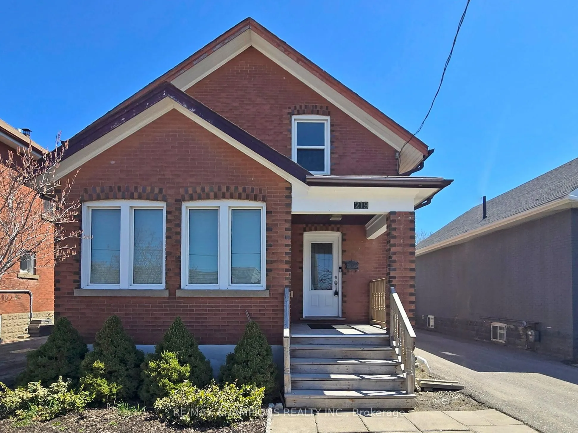 219 Queen Street W