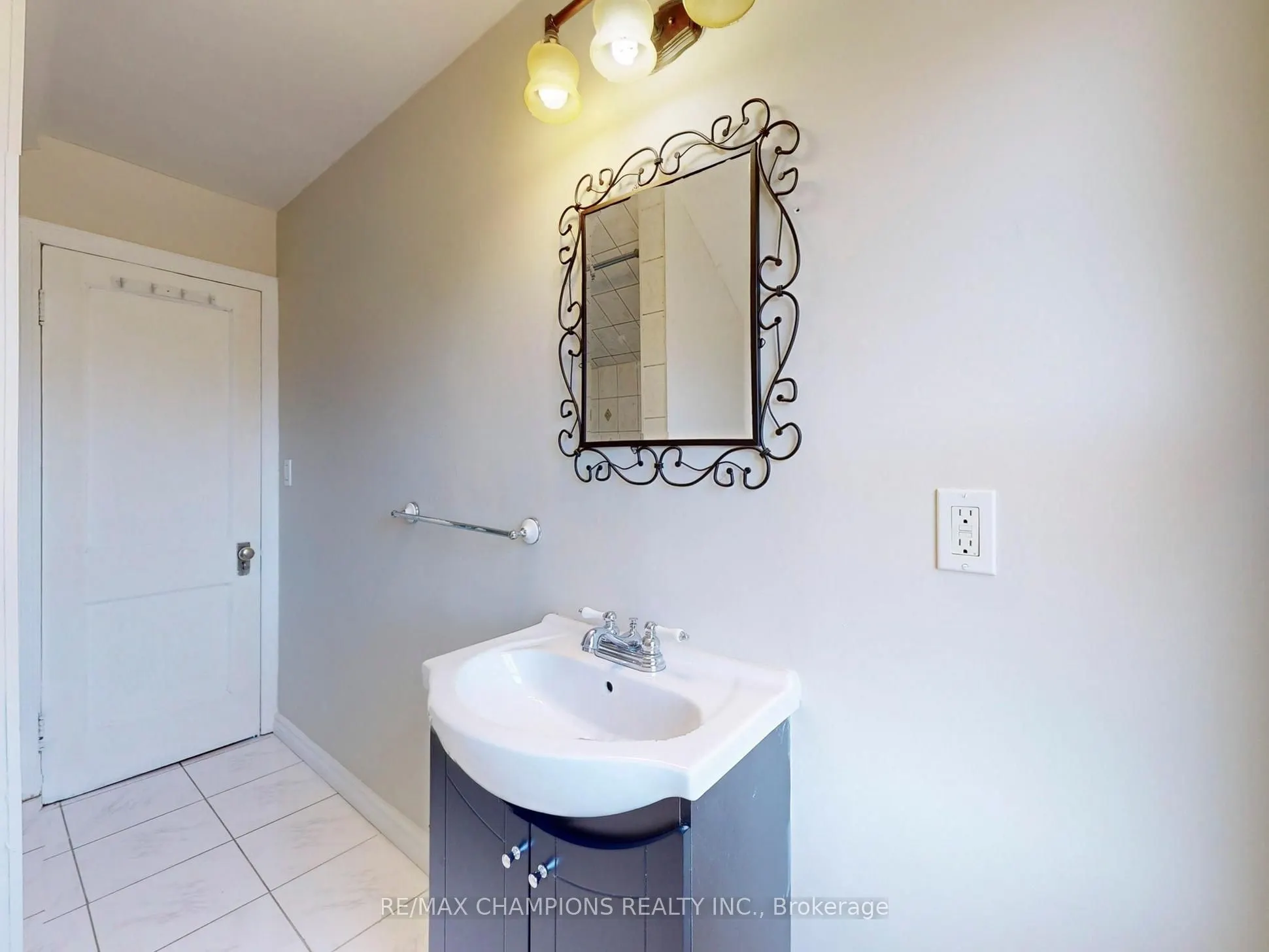 219 Queen Street W