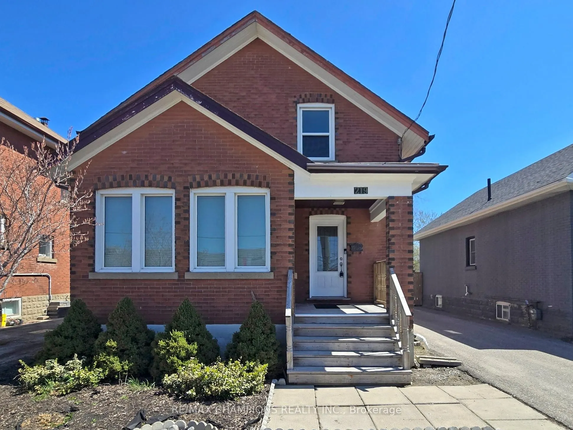 219 Queen Street W