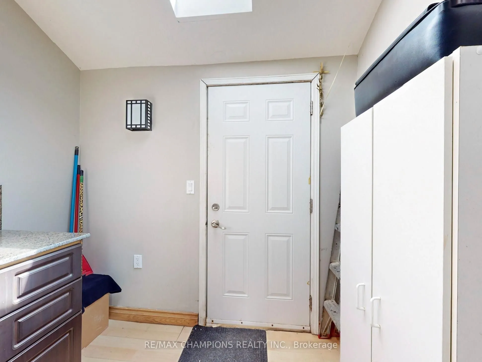 219 Queen Street W